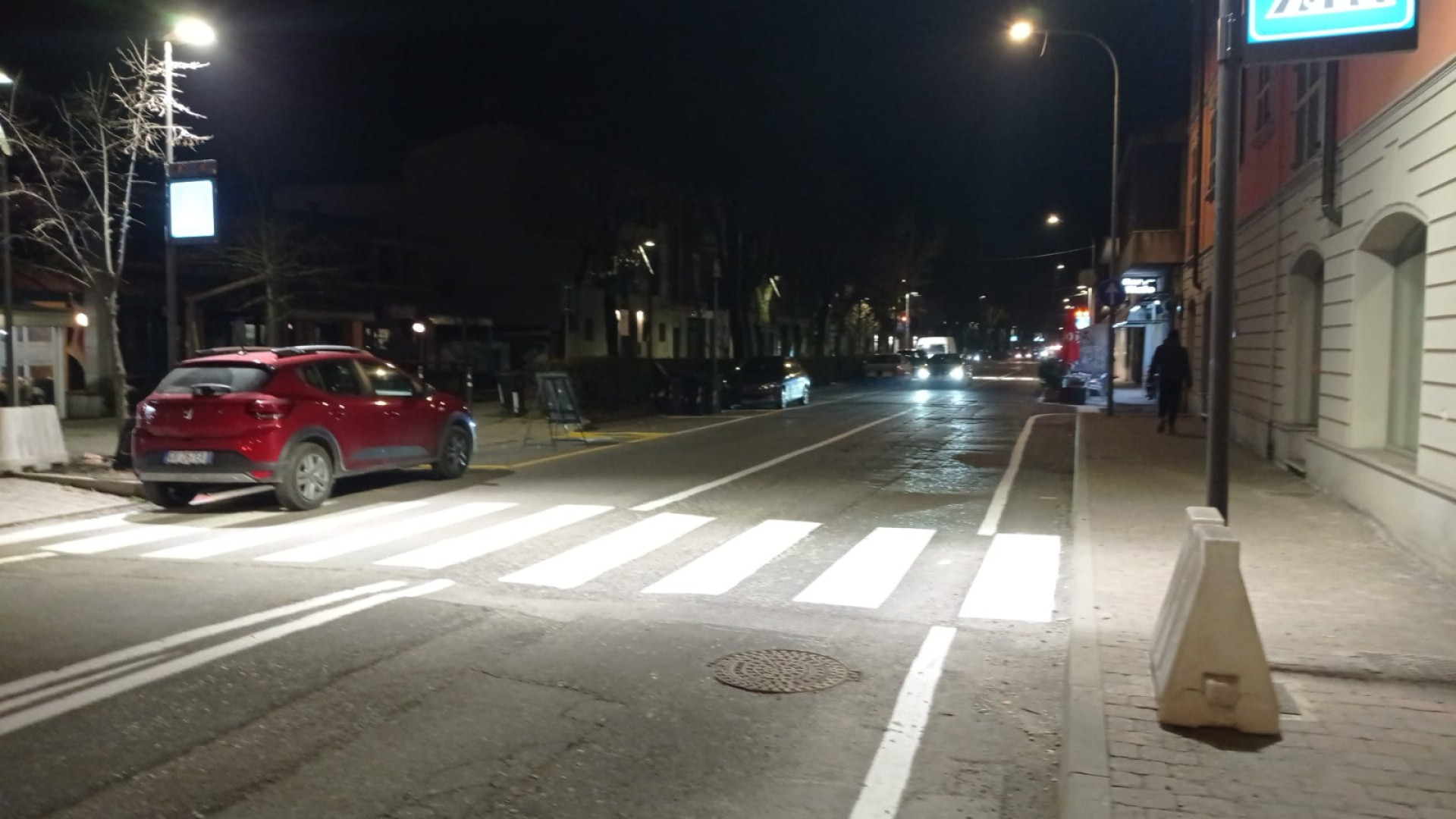 Castello, dopo gli incidenti ora i passaggi pedonali di via Amendola sono illuminati