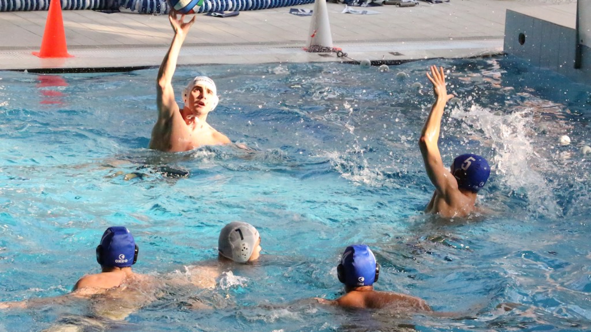 Il fanalino di coda Legnano per provare a volare: l'Everest vede la cima della classifica