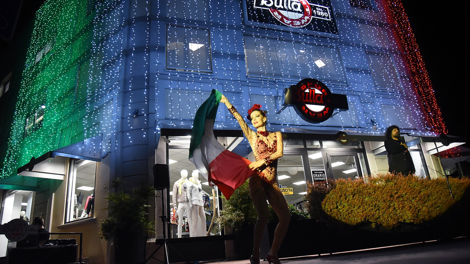 Emozioni in musica illuminate dal super tricolore di Bulla Sport