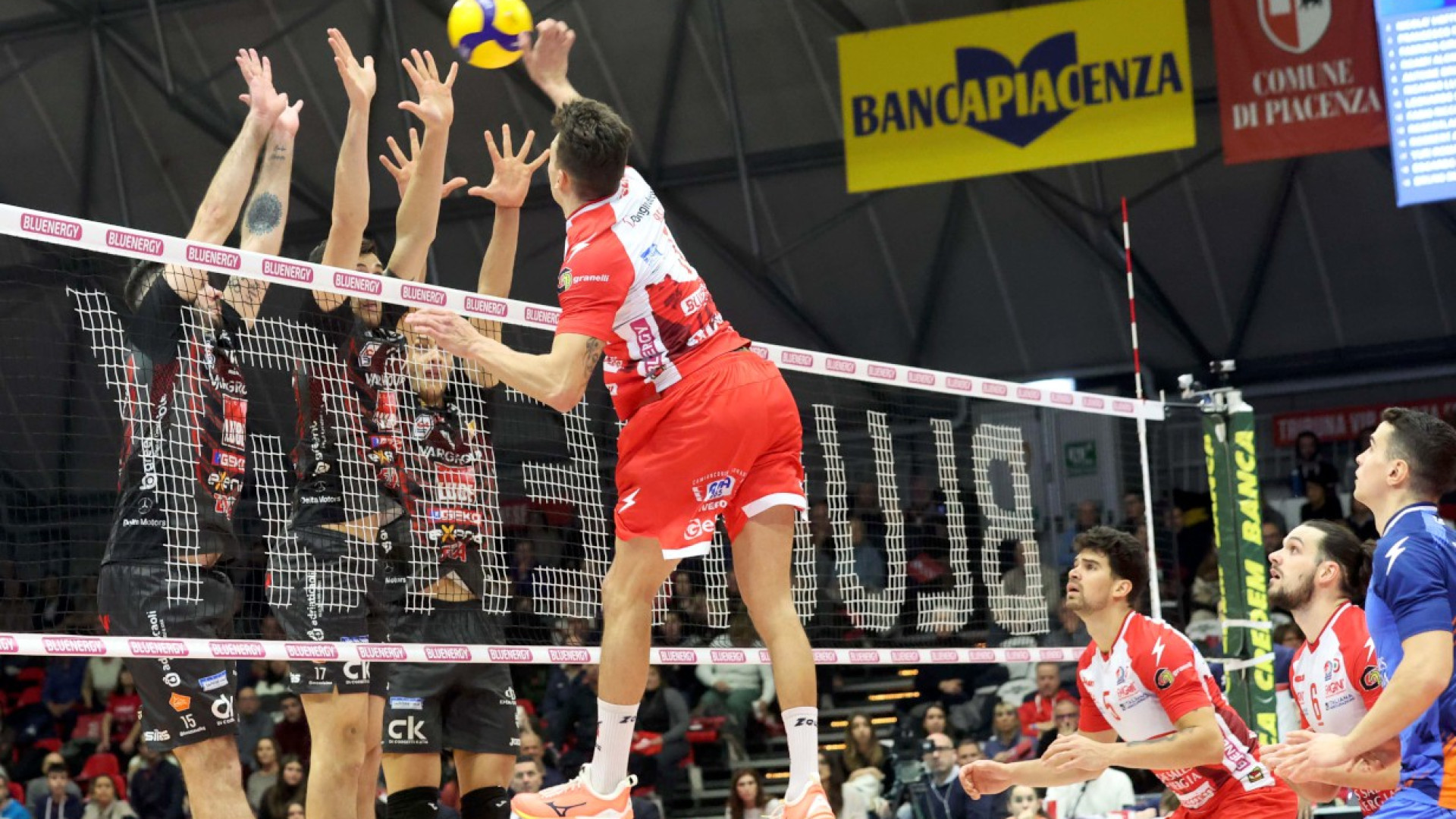 Gas Sales, la rimonta si infrange sul più bello: Civitanova vince al tie break