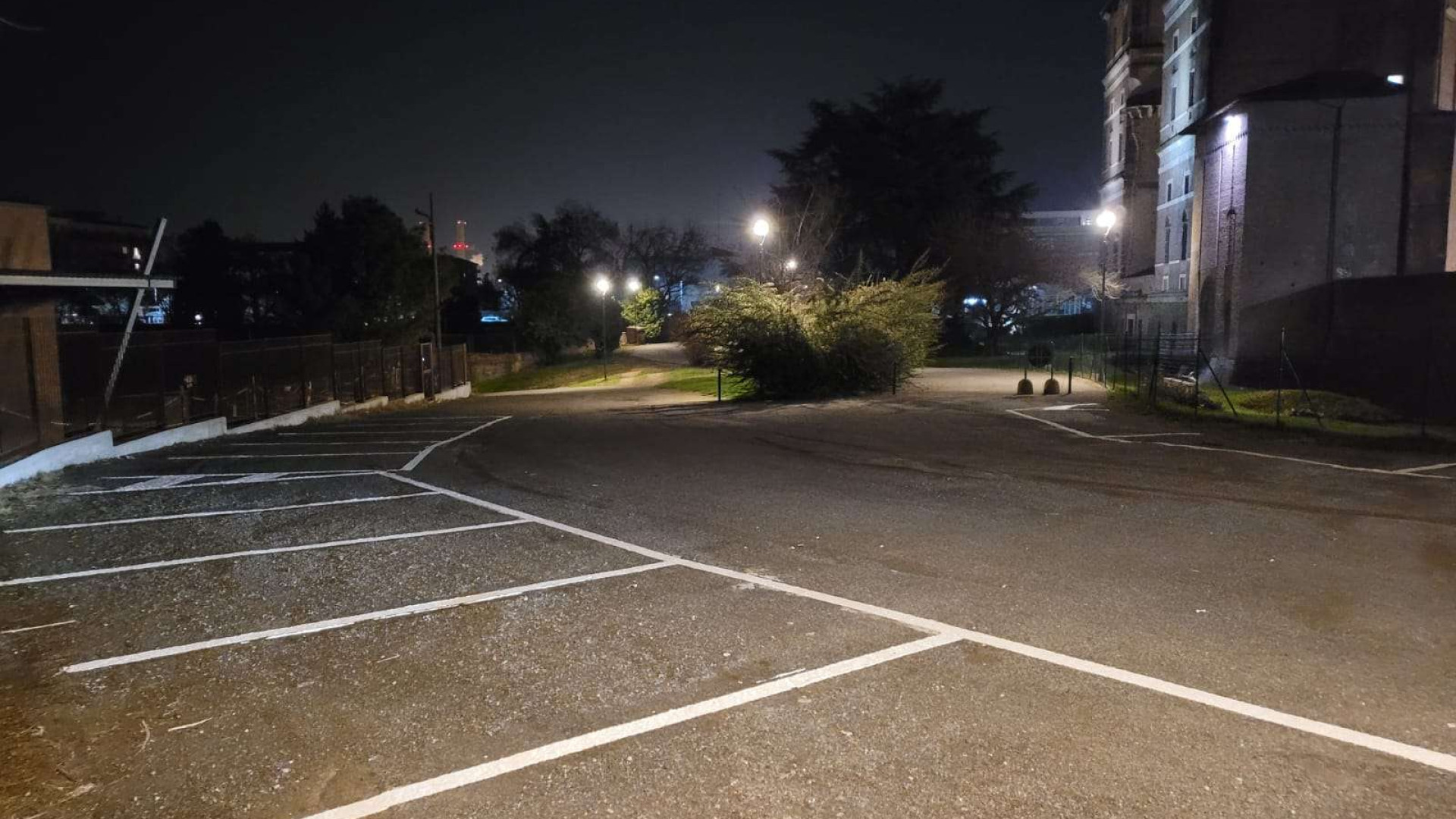 Largo Brigata Piacenza, 42 nuovi posti auto per il centro storico