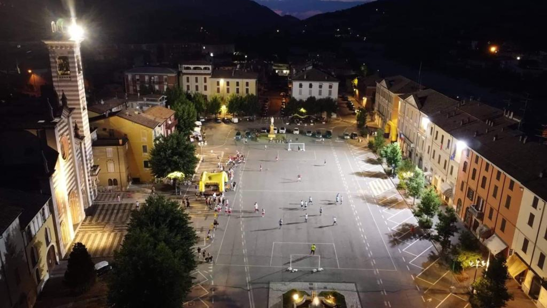 Bettola, domani torna l'attesissimo torneo di calcio notturno su asfalto