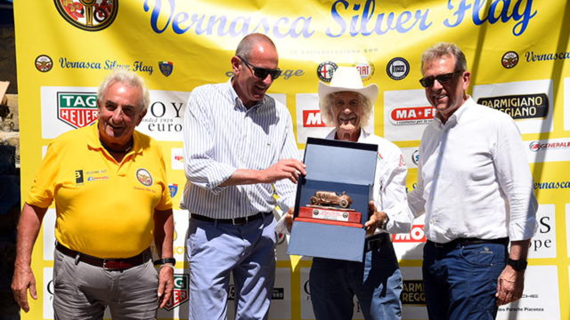 Spettacolo in Valdarda con i bolidi della Silver Flag. LE FOTO