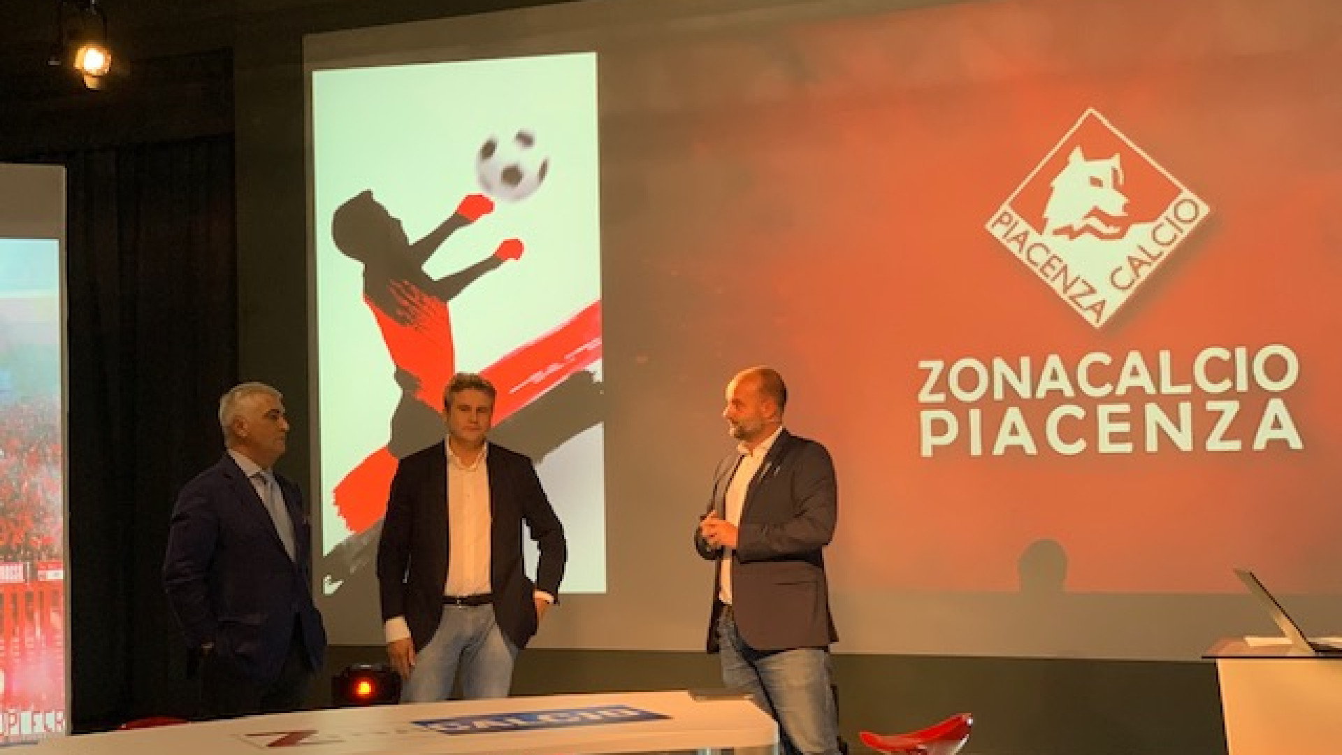 Stasera torna il calcio piacentino in tv. Dalle 20.15 Zona Piacenza