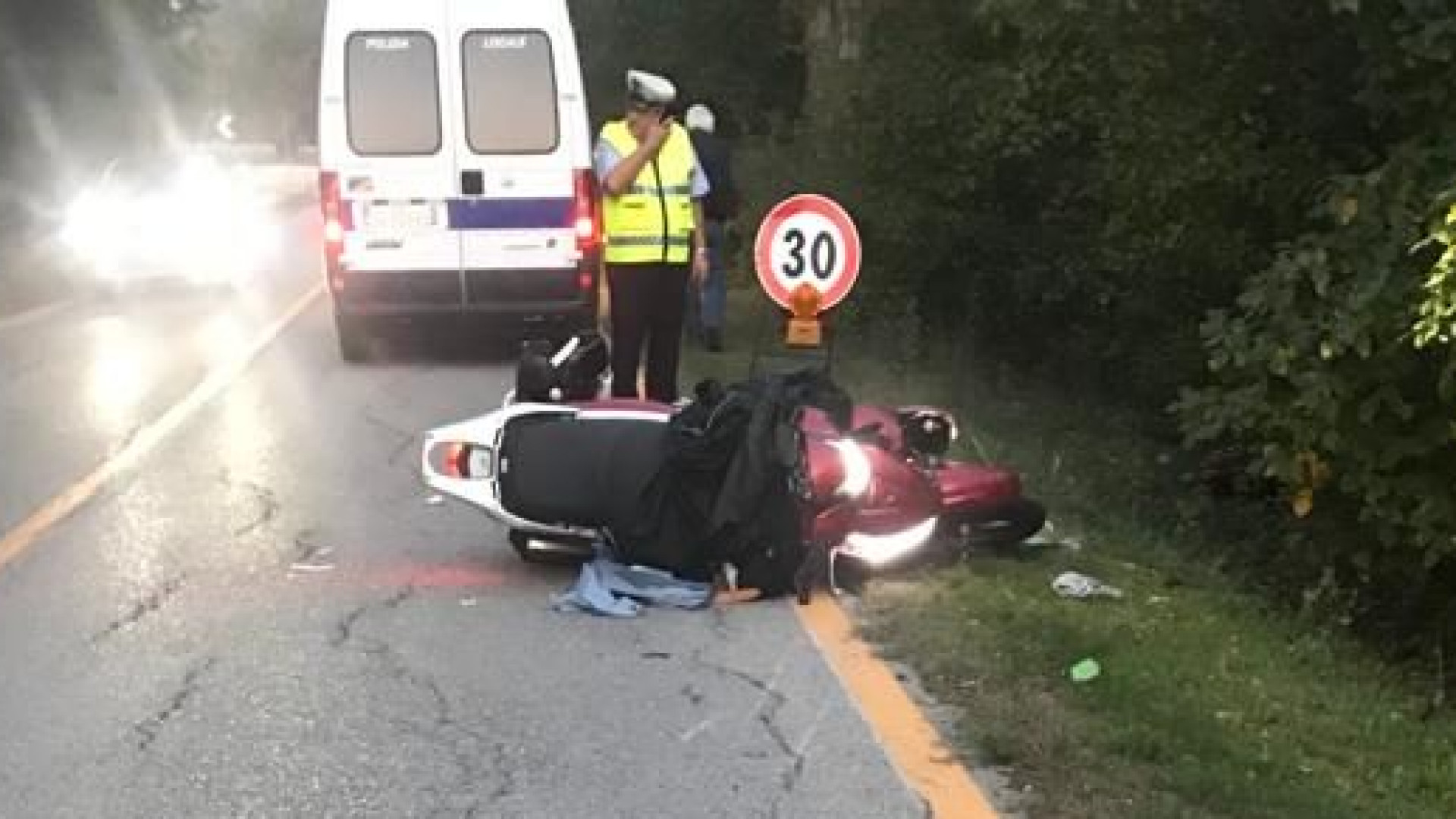 Gravissimo ex cantoniere di Vernasca dopo l'impatto tra il suo scooter e un cinghiale