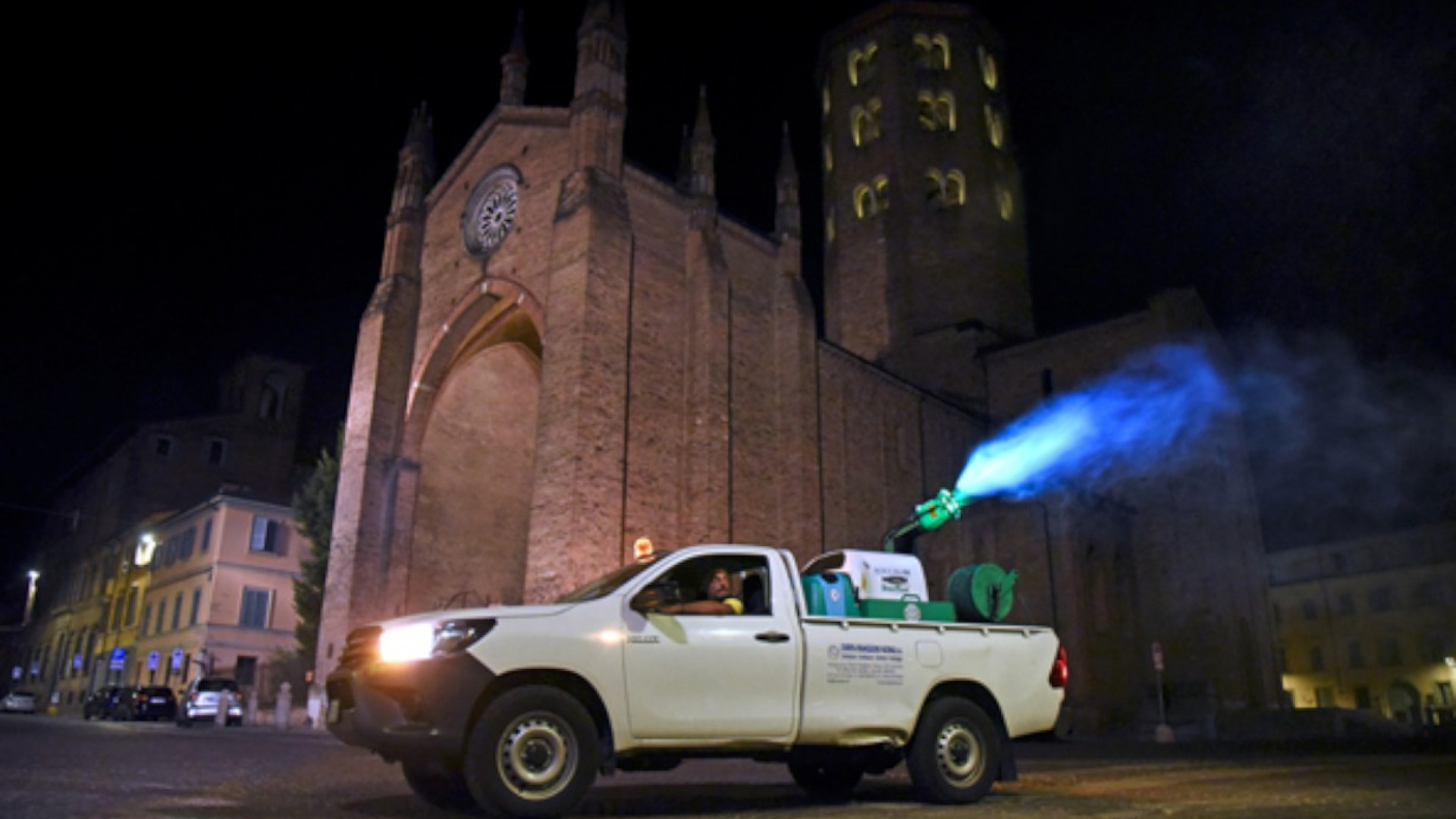 Dengue, iniziata nella notte la disinfestazione nella zona di piazza Sant'Antonino