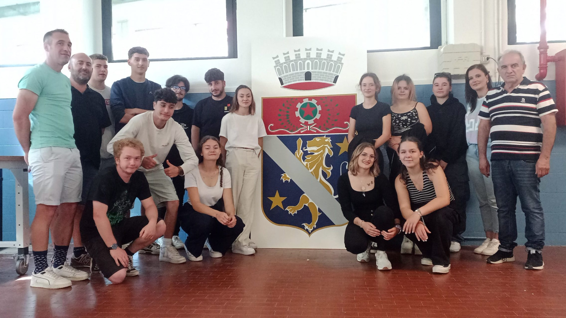 Agazzano ritinteggiata |da 15 aspiranti pittori edili arrivati dalla Francia