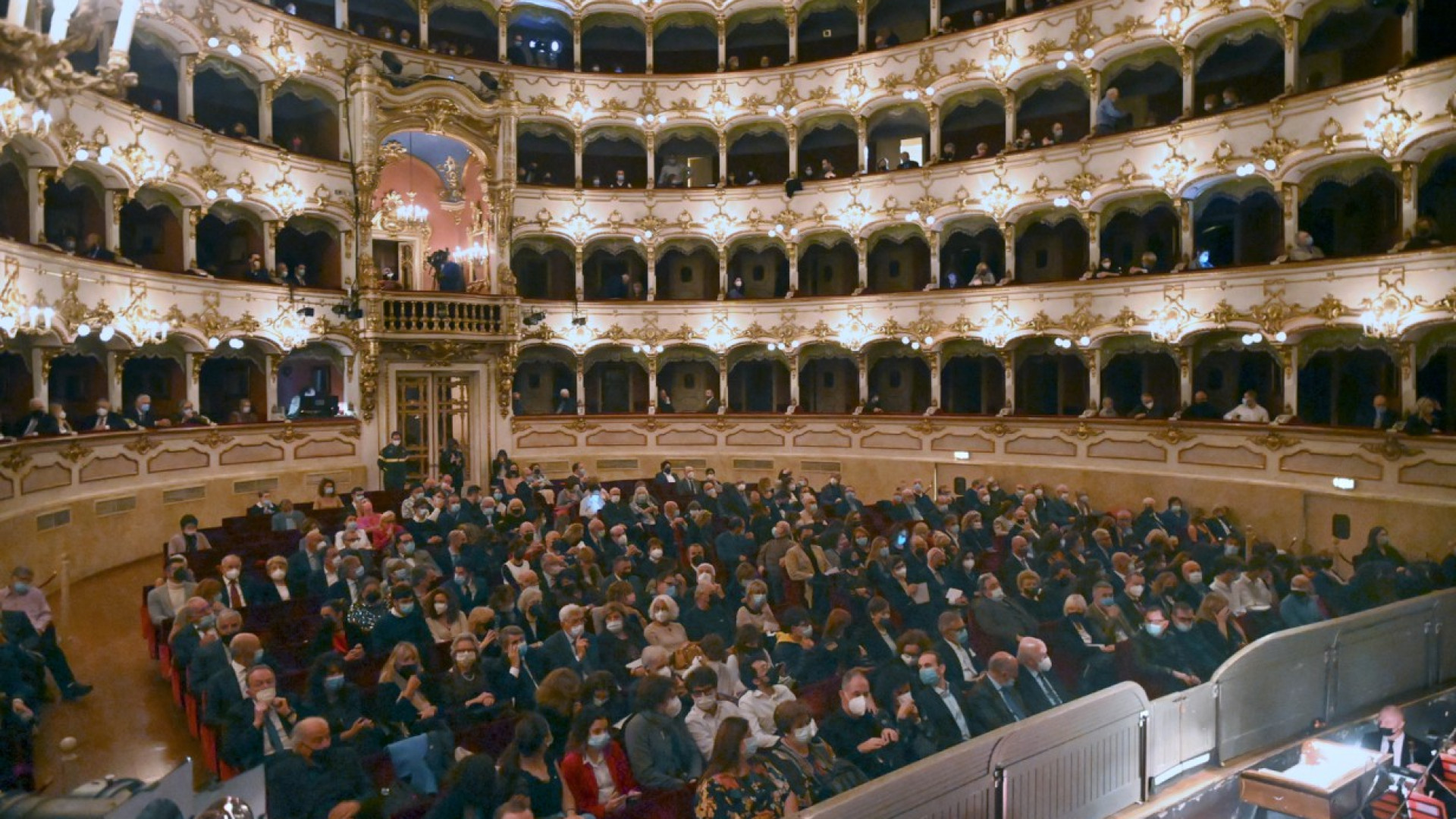 Tra ricordi ed emozioni, teatro Municipale esaurito per la "Norma" di Bellini
