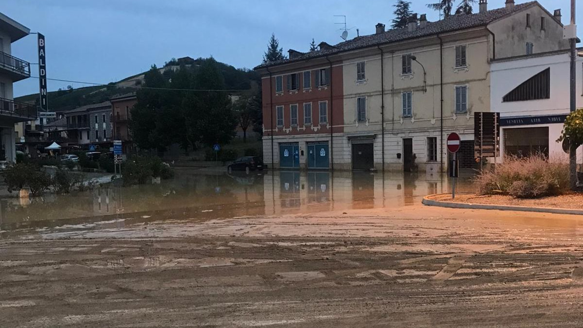 Violenti temporali nella notte, strade ricoperte di fango in Val Tidone