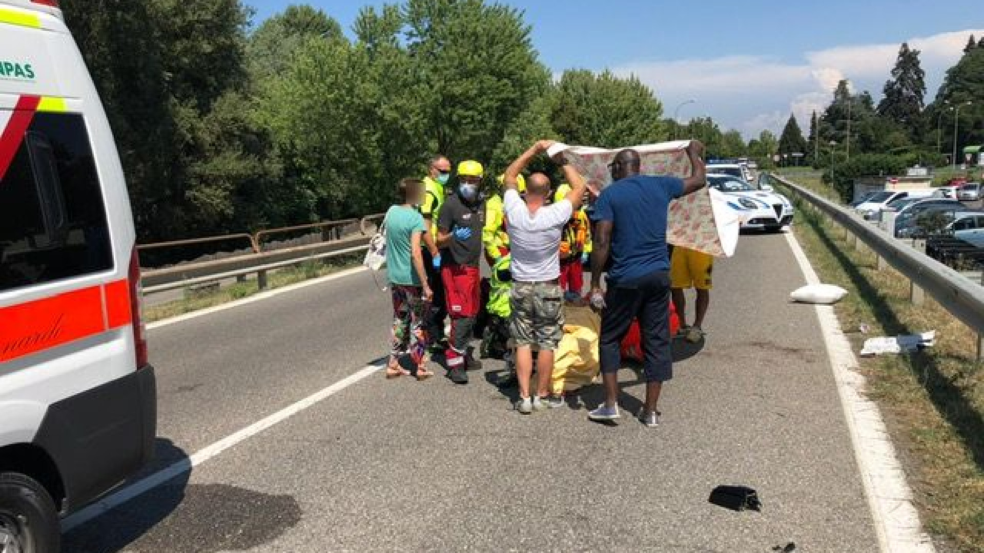 Falciato da un'auto sulla Statale 45, ferito 21enne piacentino