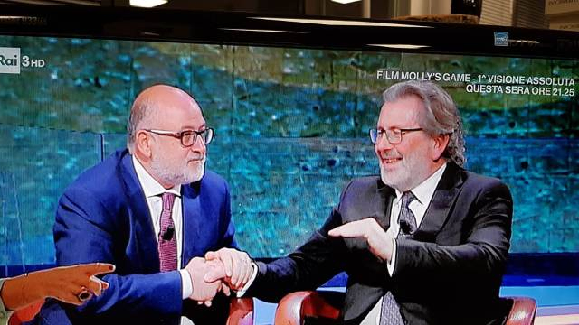 Bobbio e Palazzolo Acreide, pace fatta tra i sindaci: stretta di mano in diretta tv