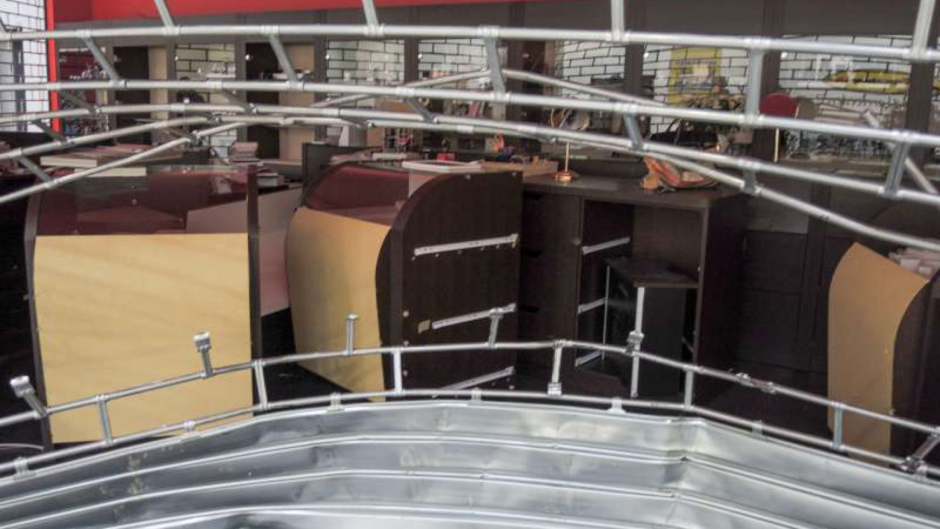 Auto-ariete al Mercatone Uno di Rottofreno, colpo alla gioielleria