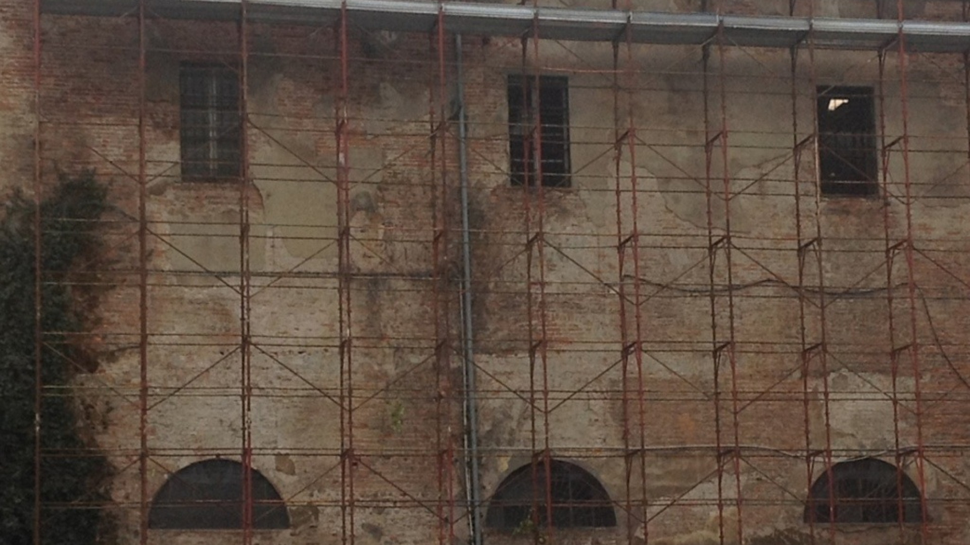 Ex caserma del Verme, al via i lavori per sistemare il tetto