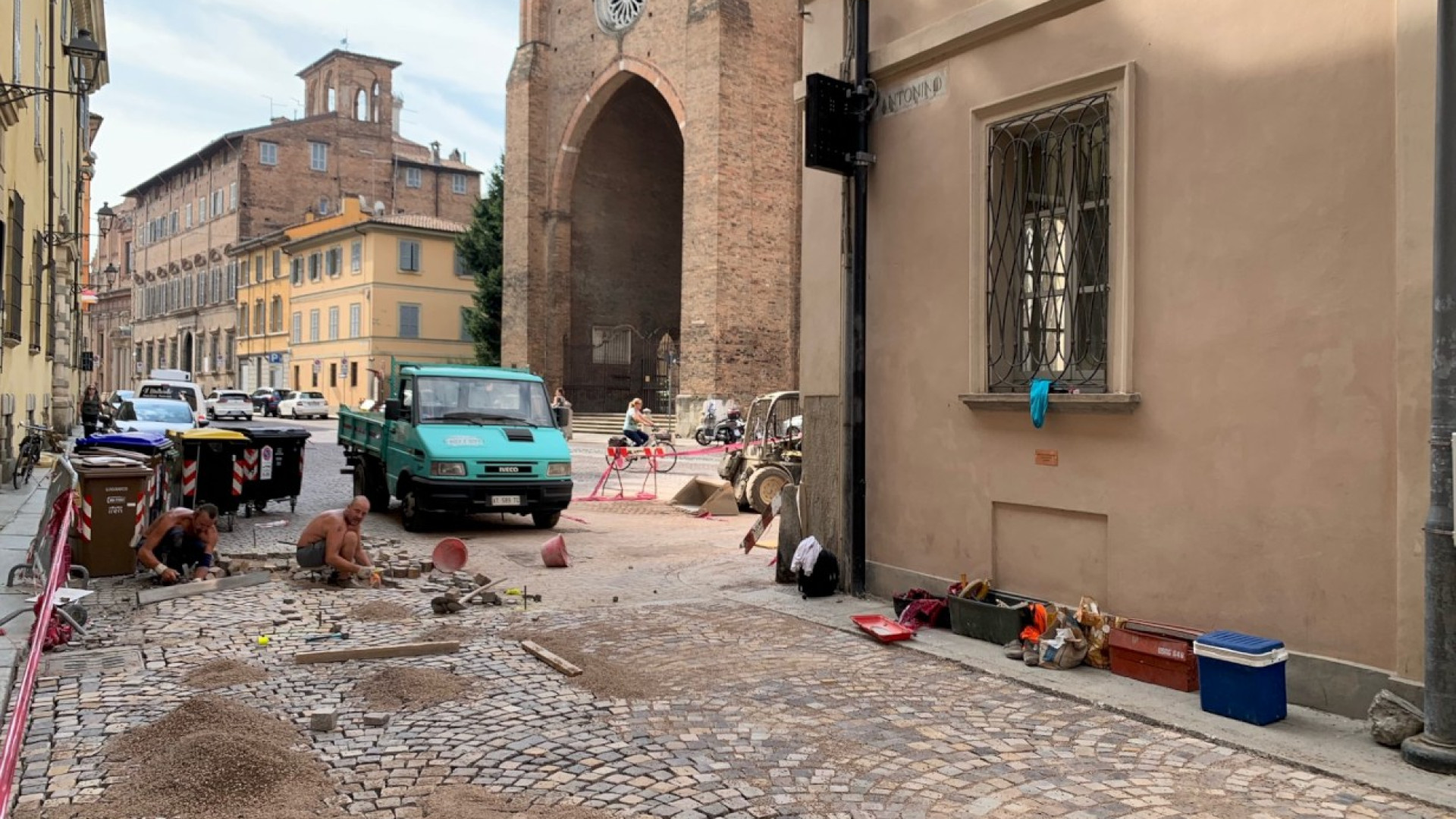 È l'estate dei cantieri: "Via Sant'Antonino riaperta entro Ferragosto"