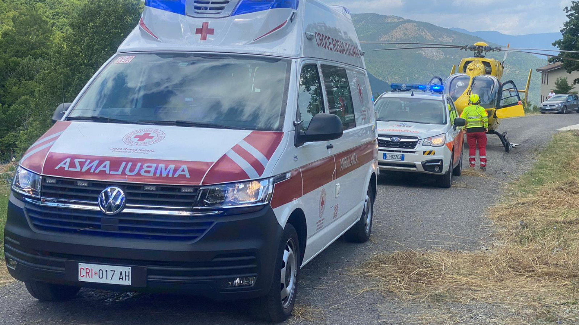 Cade con la bicicletta e batte la testa, serie ferite per una ragazzina di 13 anni
