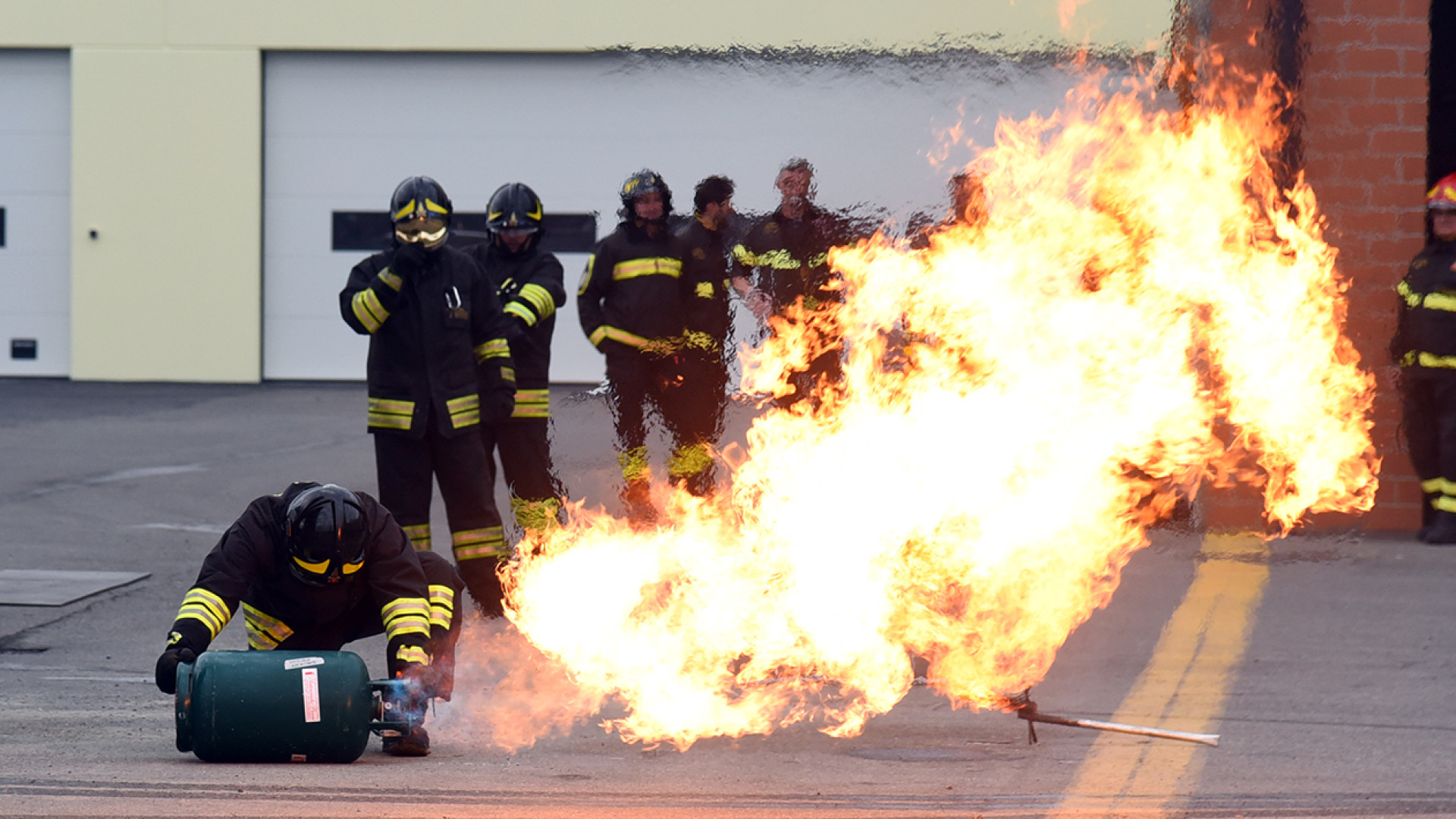 Vigili del fuoco in difficoltà: "Carenza d'organico e pochi mezzi a disposizione"