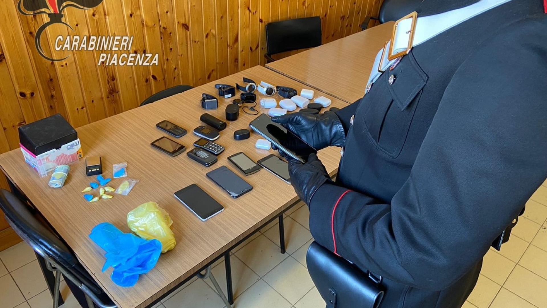 Duro colpo allo spaccio di droga nel Piacentino: 15 arresti in flagranza