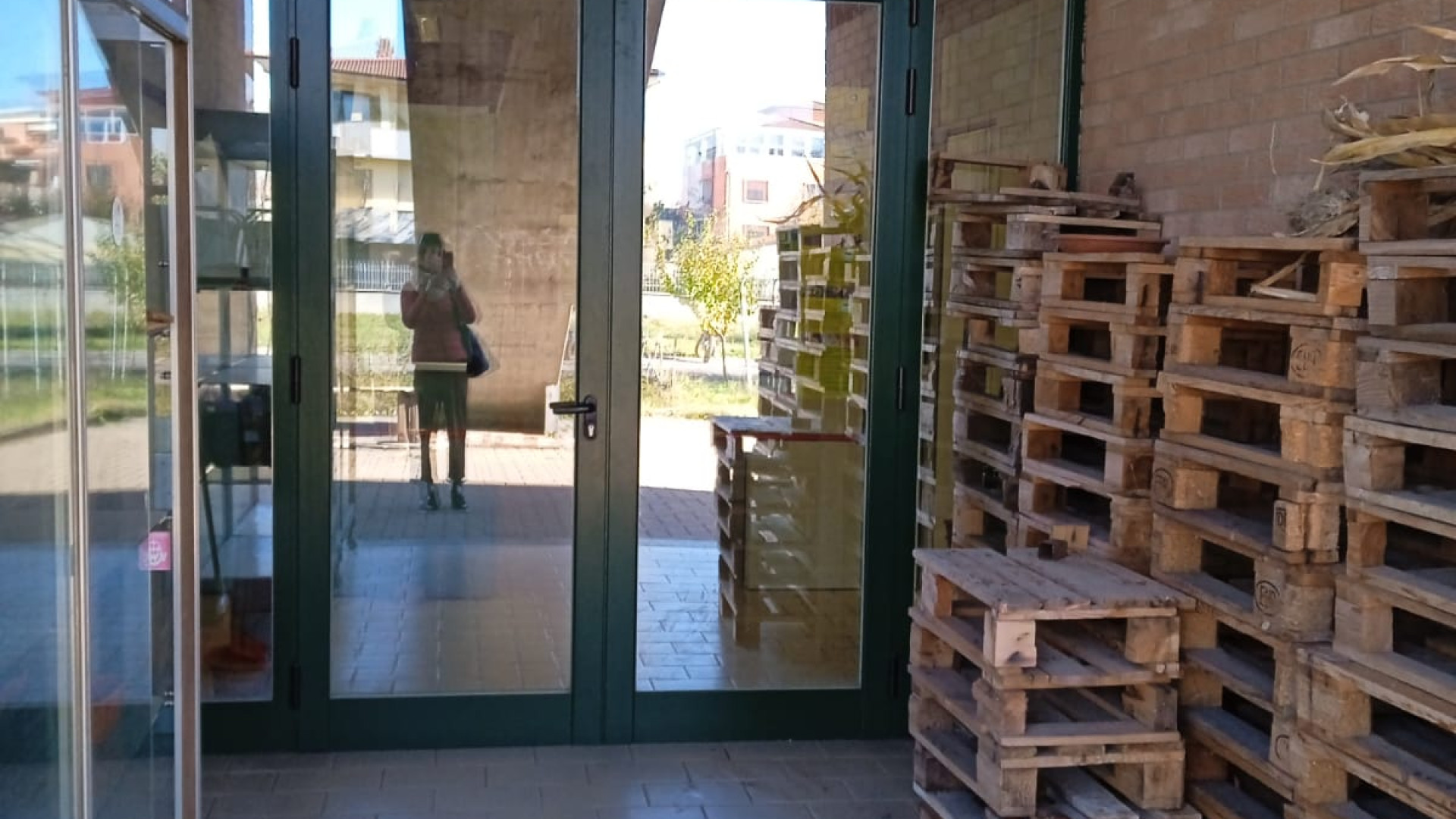 Maxi furto a scuola: rubati 15 computer e una lavagna multimediale per 10mila euro