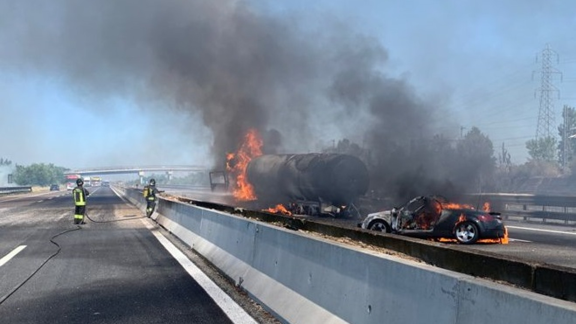 Tragedia A1 a Cadeo, ripristinato il tratto autostradale ma ancora code