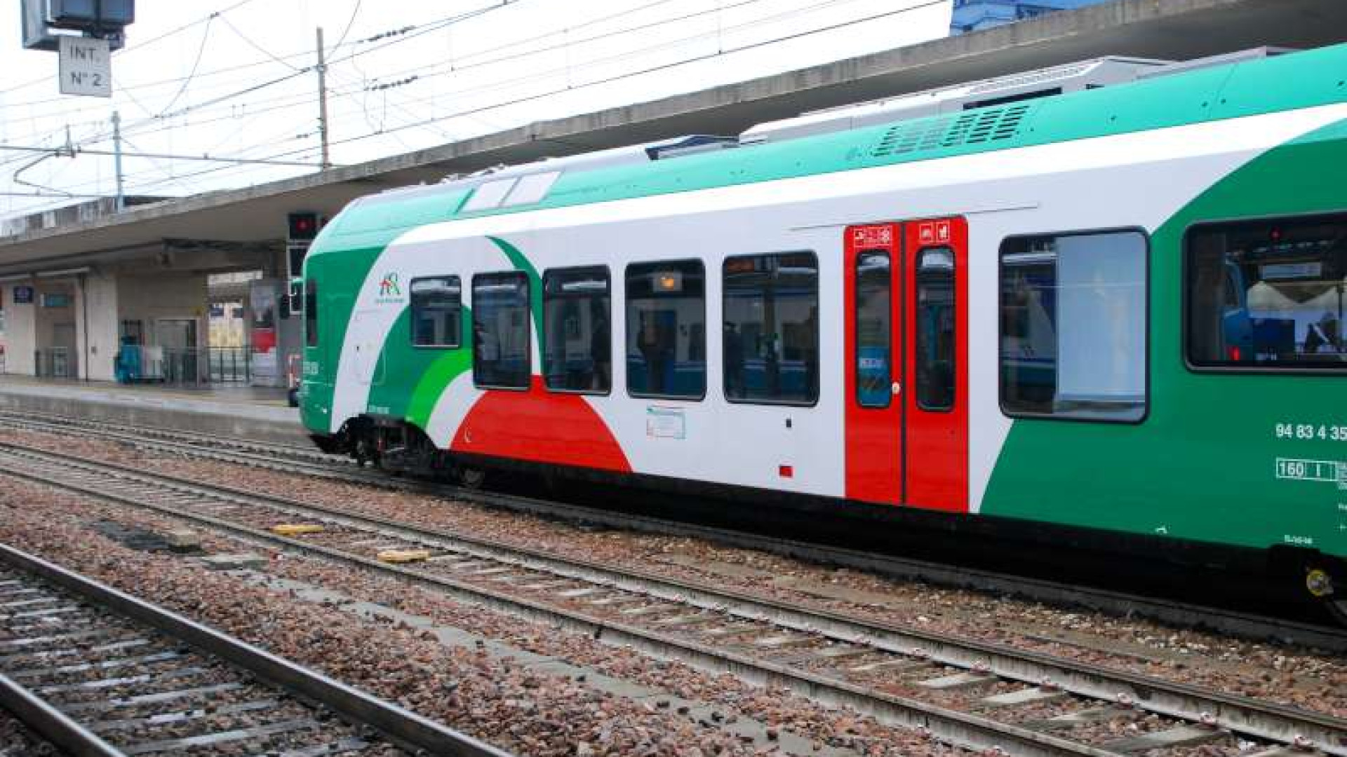 "Salta su", abbonamenti bus e treni regionali gratuiti per gli studenti della regione