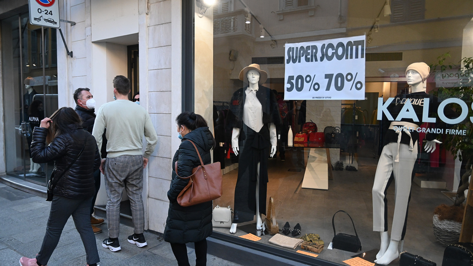 Lo “Sbaracco” quest’anno non decolla, le strade sono piene ma i negozi restano vuoti