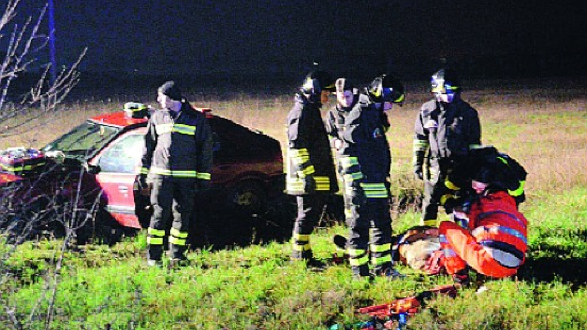 Villanova: esce di strada e finisce nel canale, 70enne soccorso