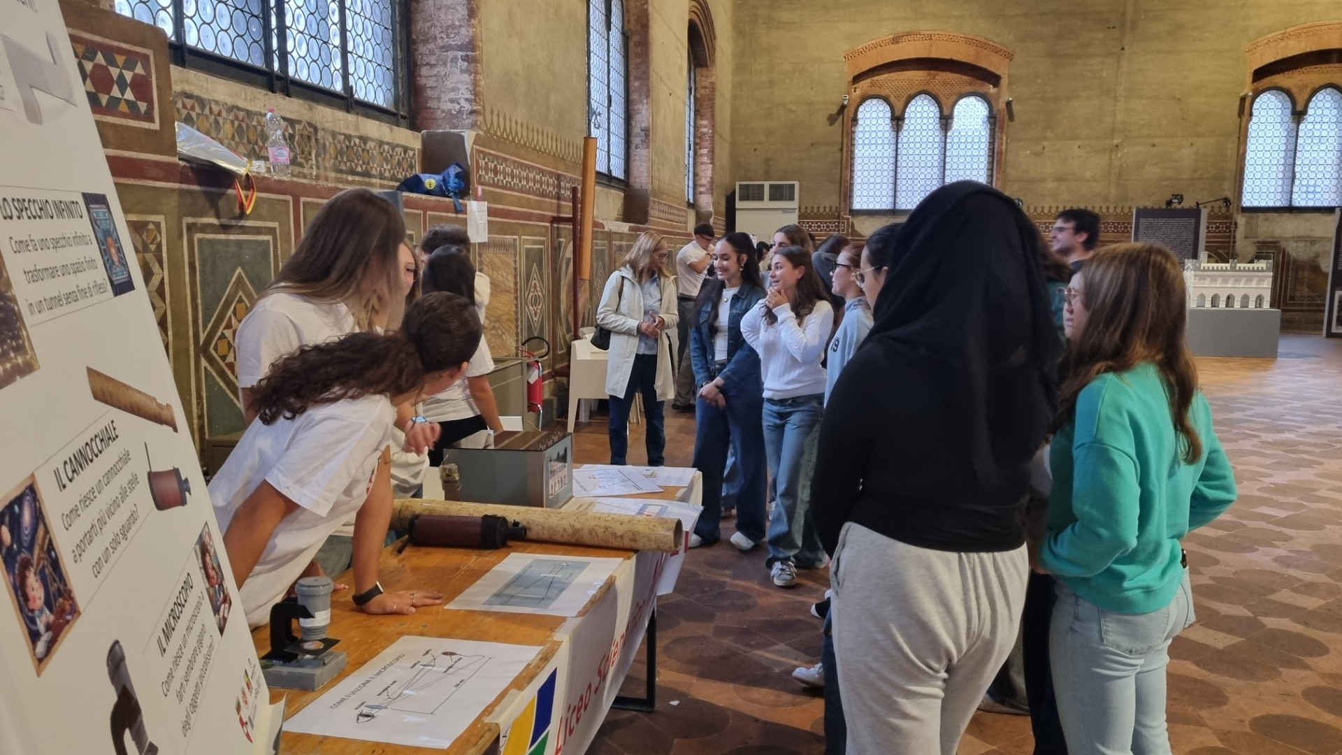 La fisica dei giovani: idee ed esperimenti degli studenti protagonisti a palazzo Gotico