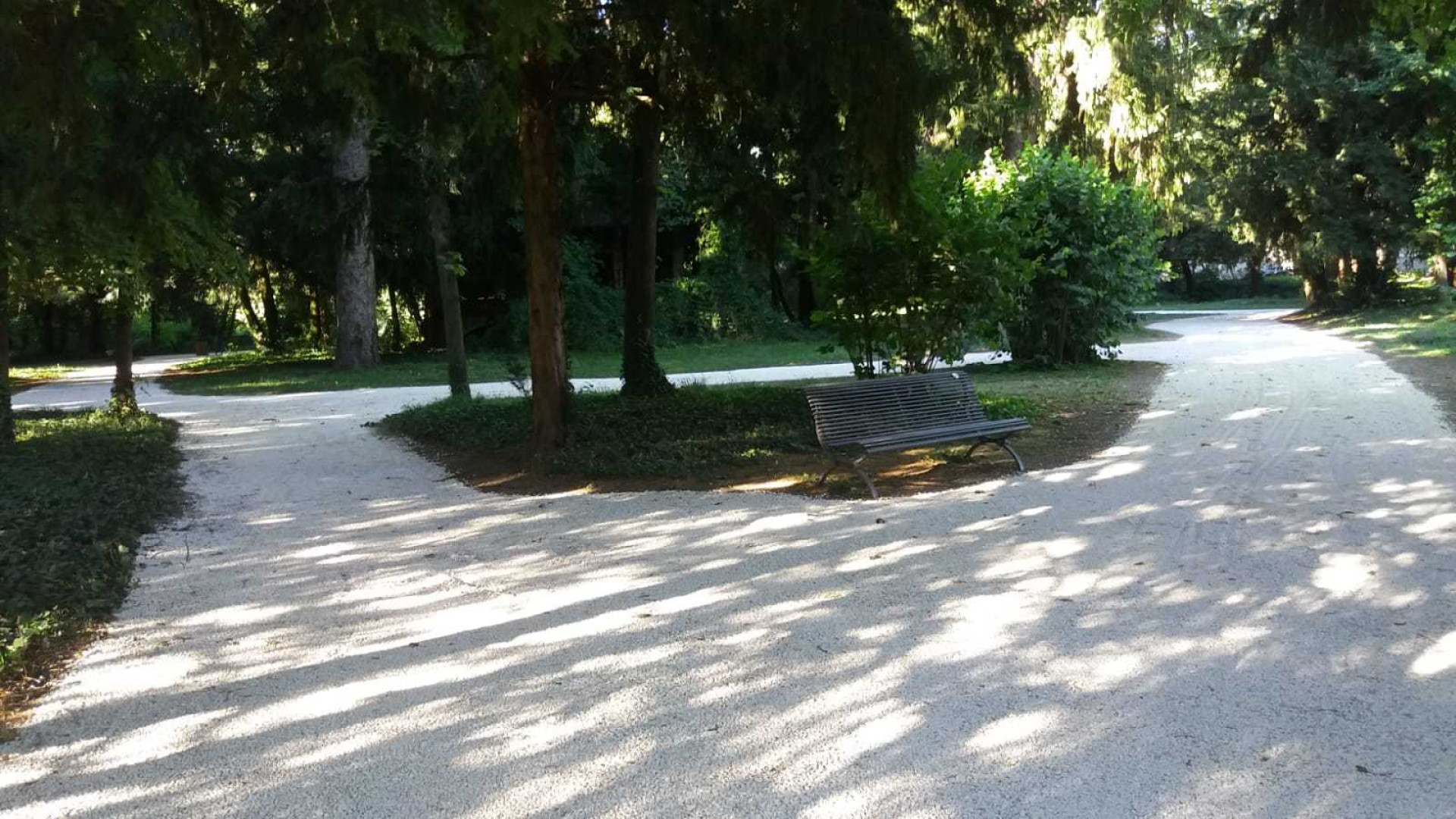 Lavori a parco Lucca di Fiorenzuola, spacciatori offrono droga agli operai