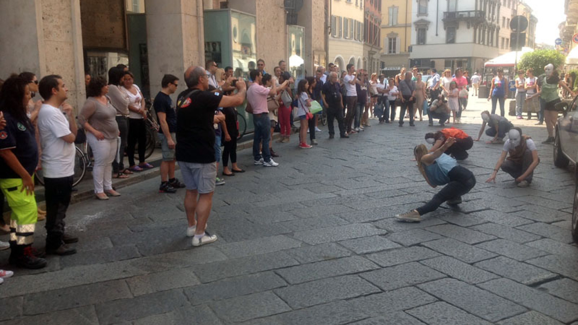 Protezione civile in piazza: flash mob per sensibilizzare la città sulle calamità