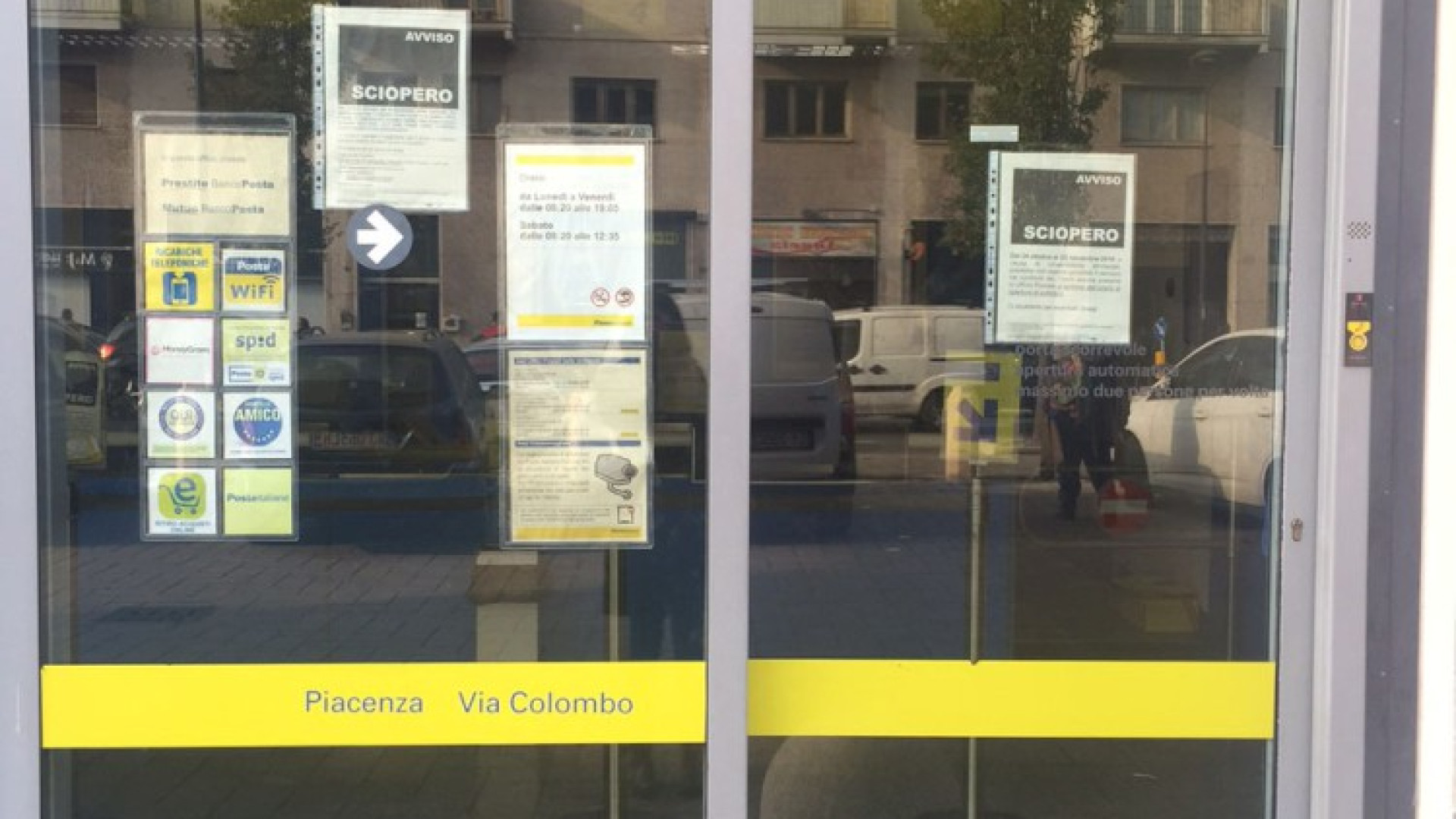 Il sindaco Barbieri: “Agli sportelli delle Poste solo per necessità urgenti”