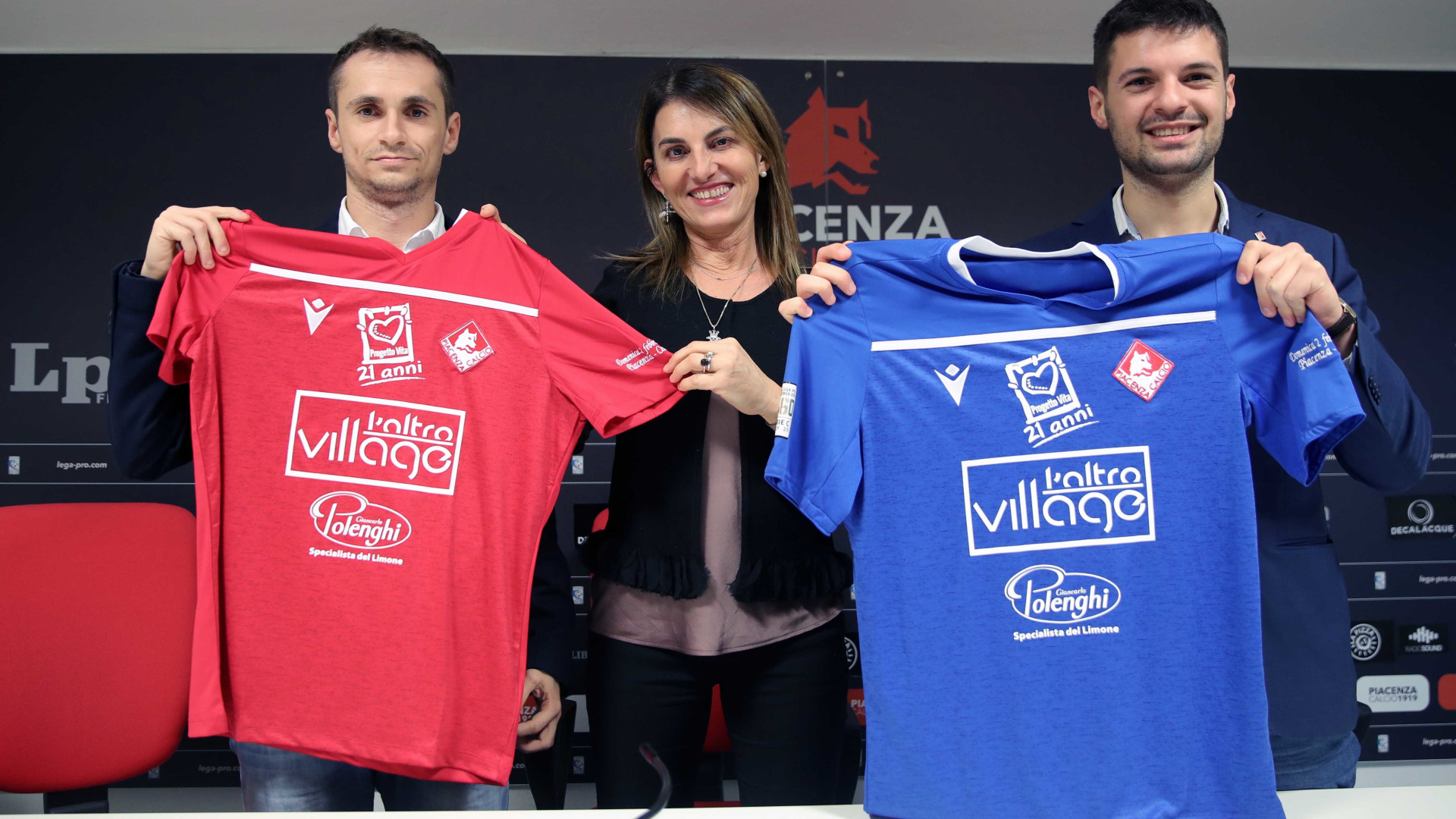 Il Piacenza Calcio sfoggia la nuova maglia dedicata a Progetto Vita