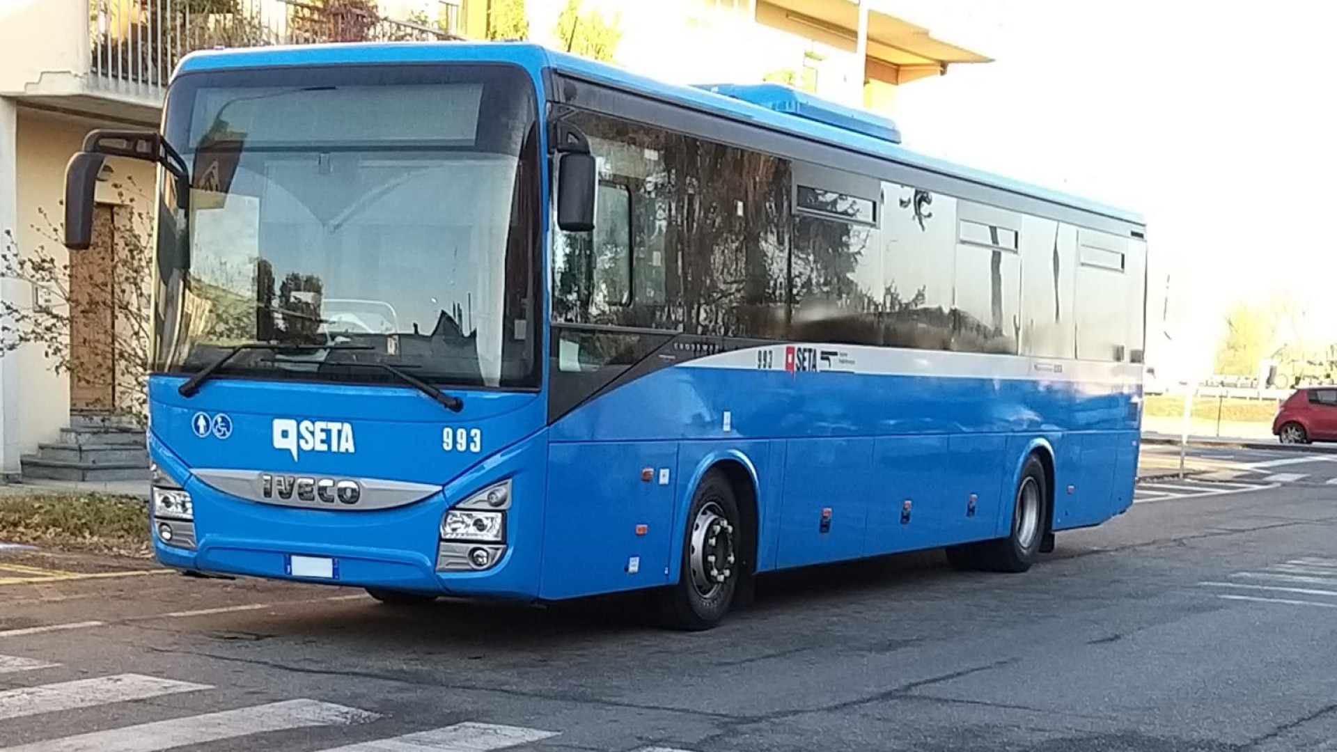 "Al Capitolo oltre 50 bus fuori servizio tra le abitazioni in un solo giorno, serve un divieto"