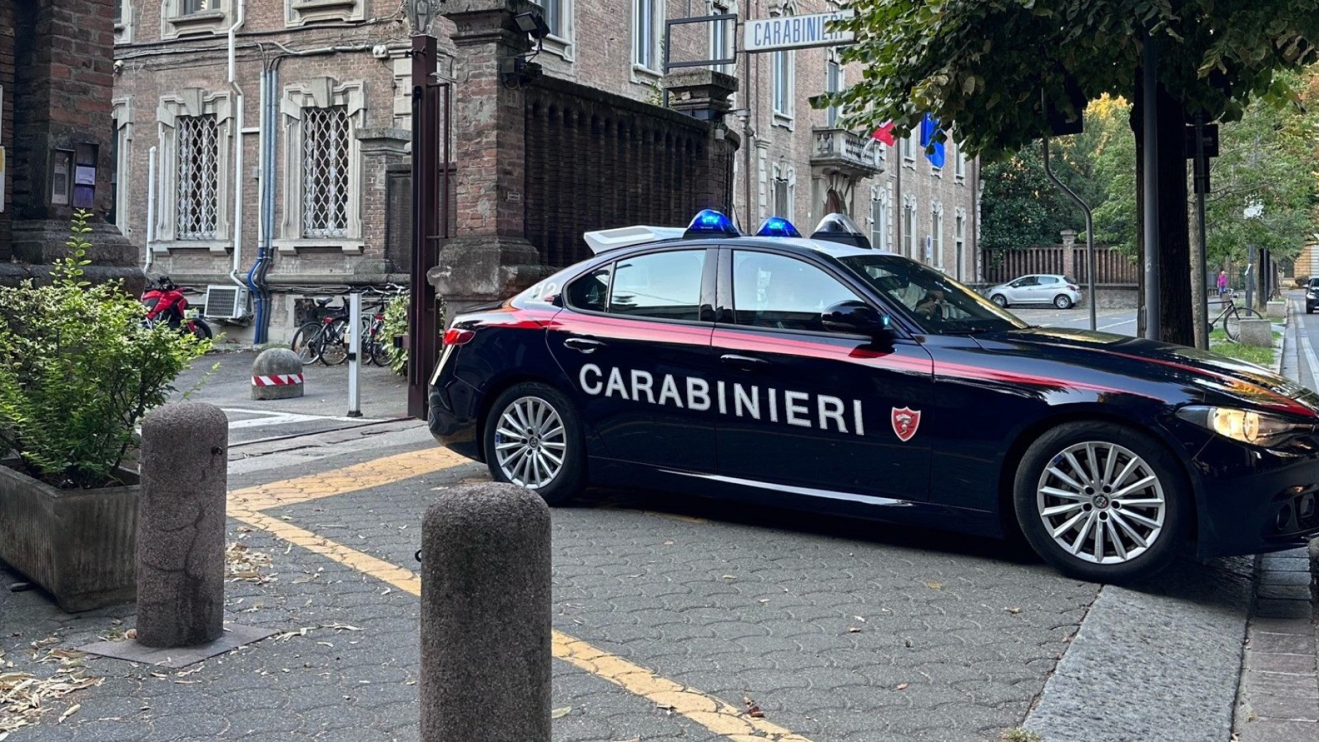 Il primo non ricorda dove abita, la seconda si perde in autostrada: anziani soccorsi