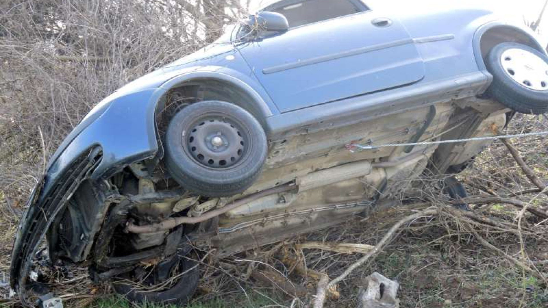 Auto fuori strada a Mottaziana, spavento per una donna al volante