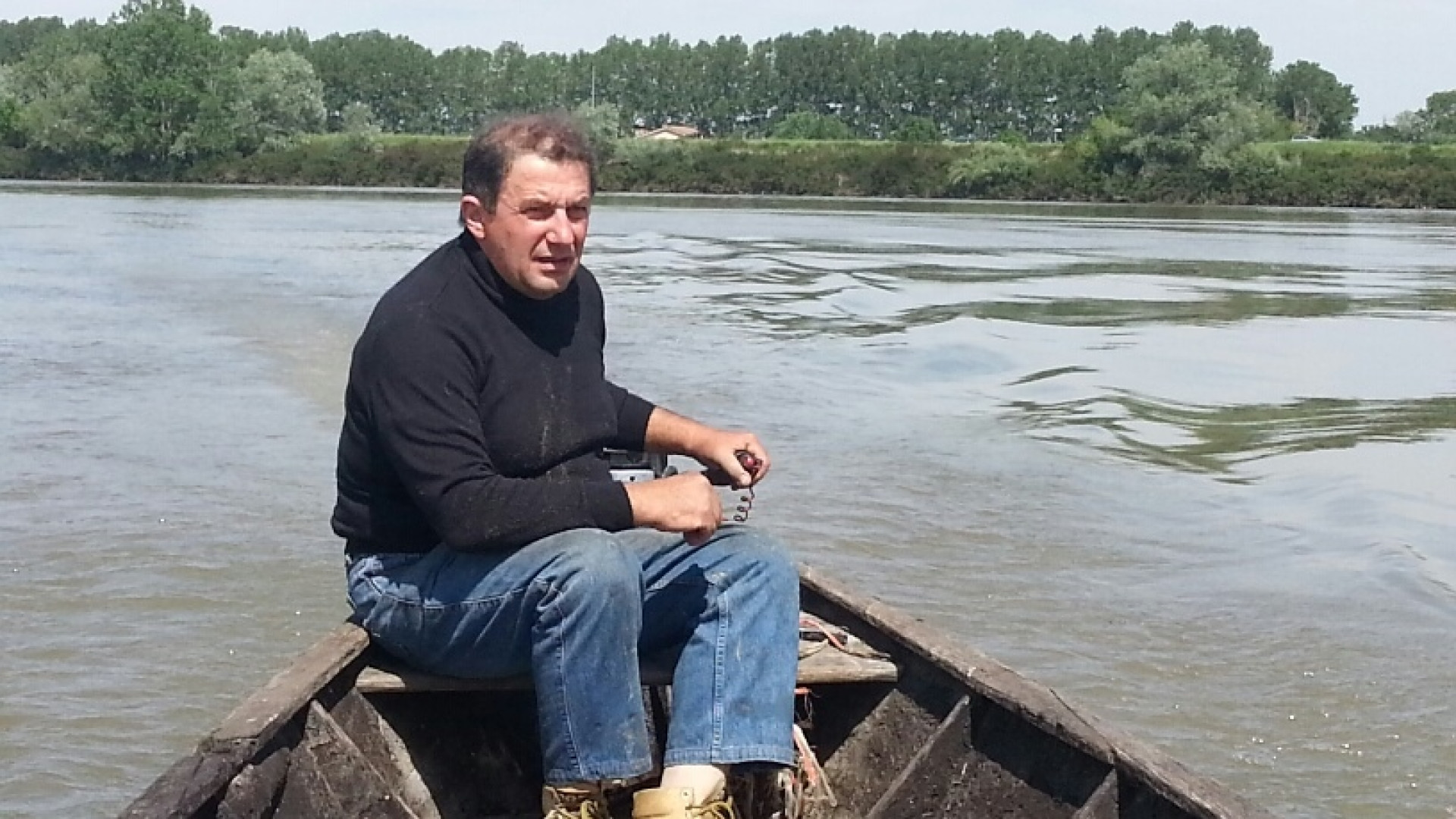 L'unico pescatore professionista piacentino: "Amo questa vita"