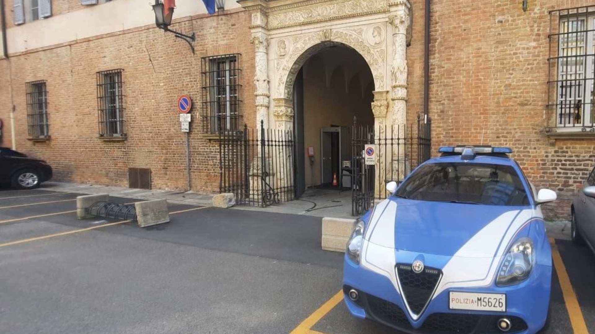 Accusato di aver accoltellato al volto un passante nel 2021. A processo un 55enne