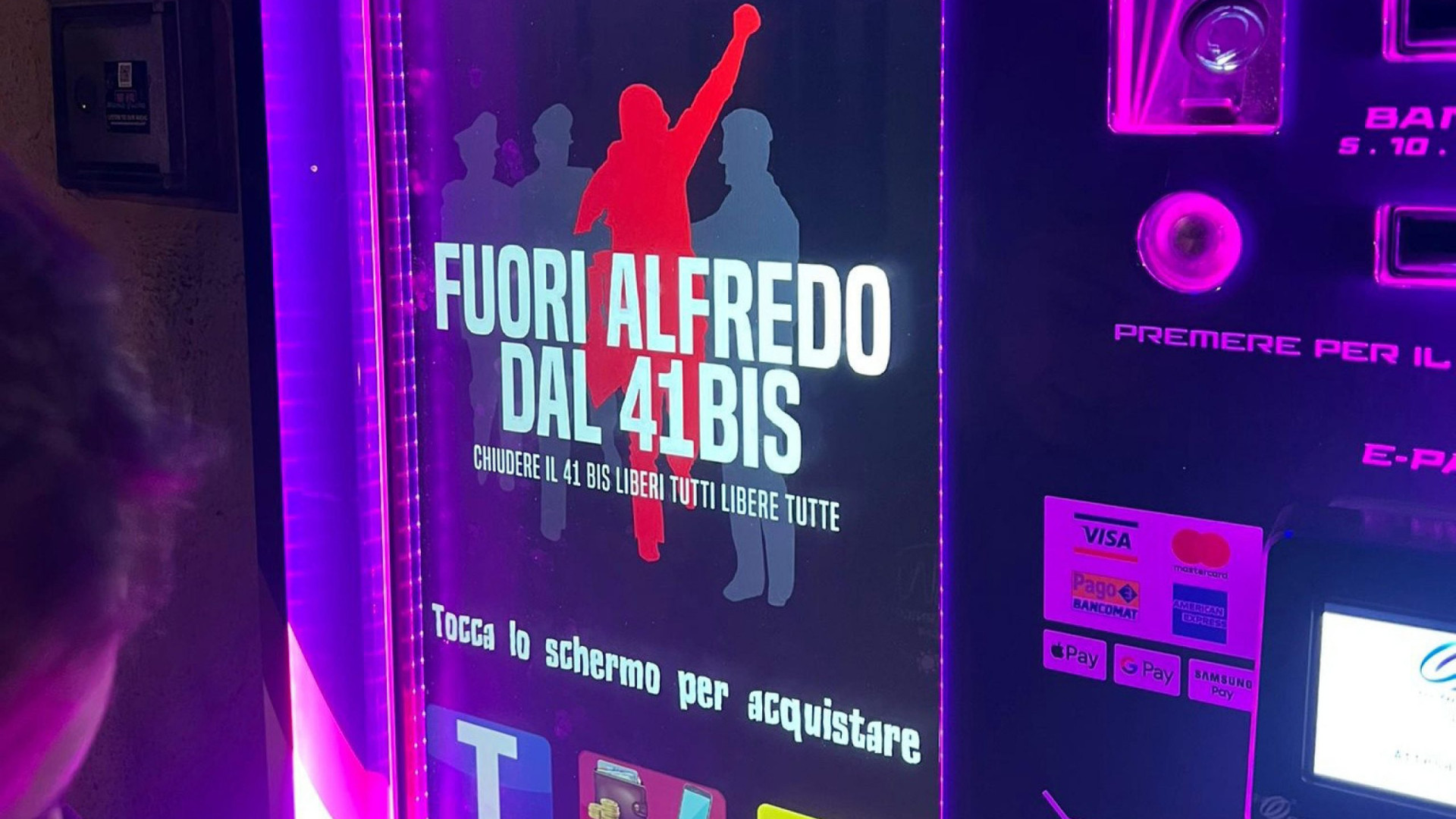 Attacco hacker ai distributori dei tabacchi. "Sigarette non vendute, danno di mille euro"