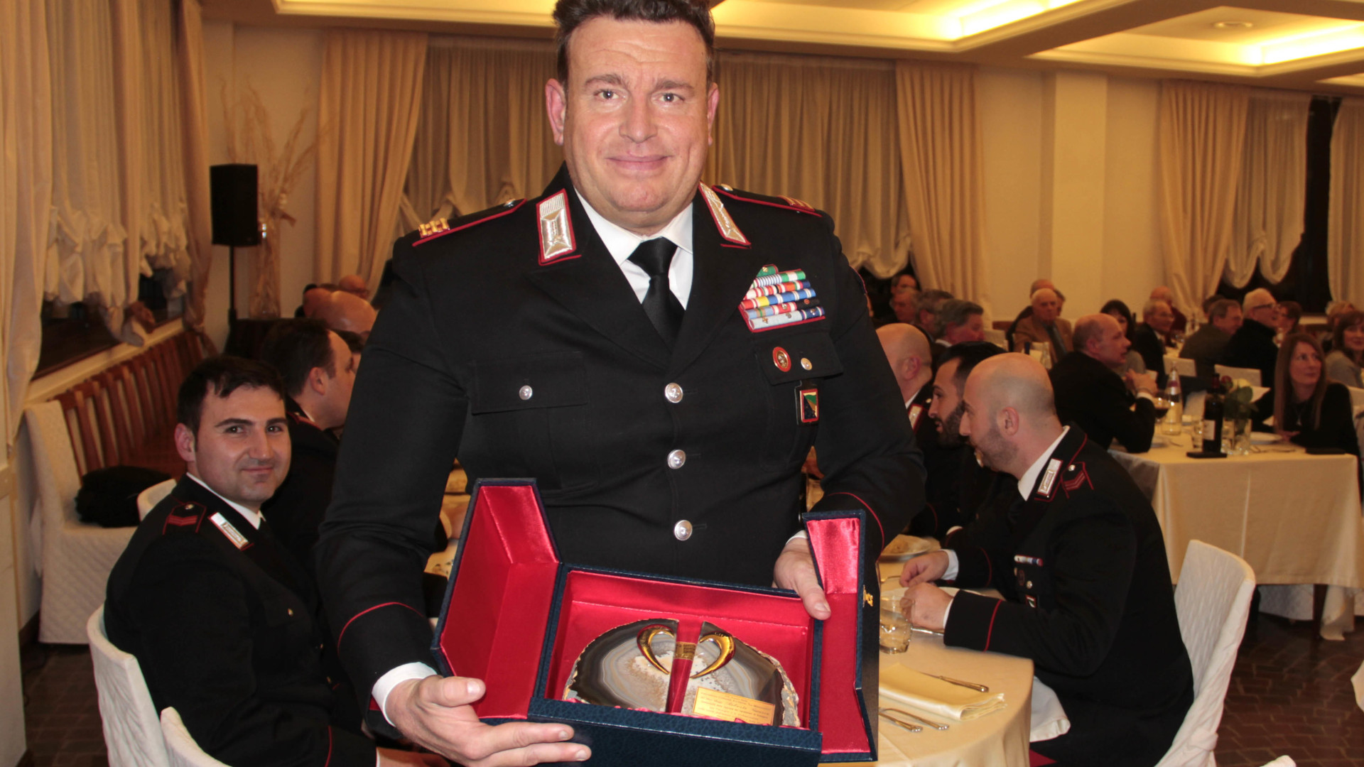 Cuore d'oro, premiato il comandante Guasco: "Lo dedico all'Arma"