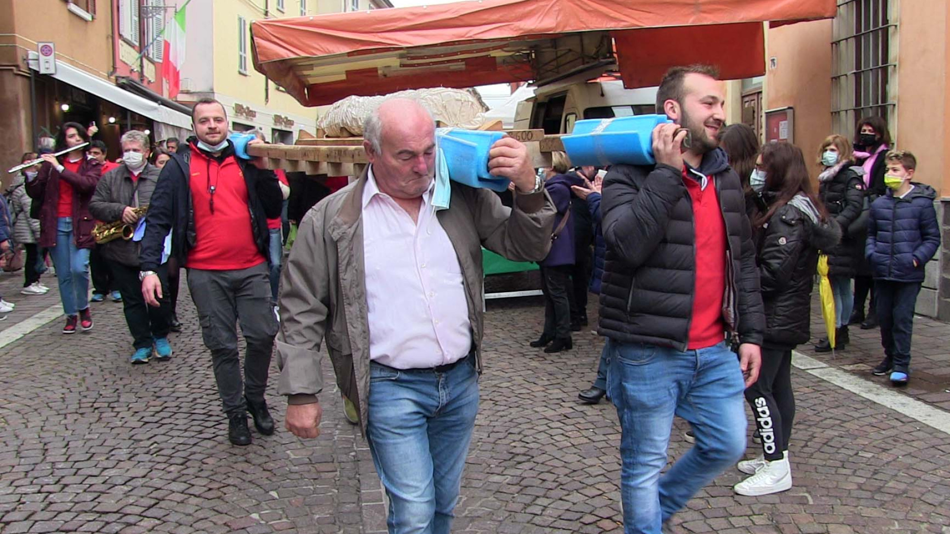 Il maltempo non ferma "I sapori del Borgo" a Ponte dell'Olio