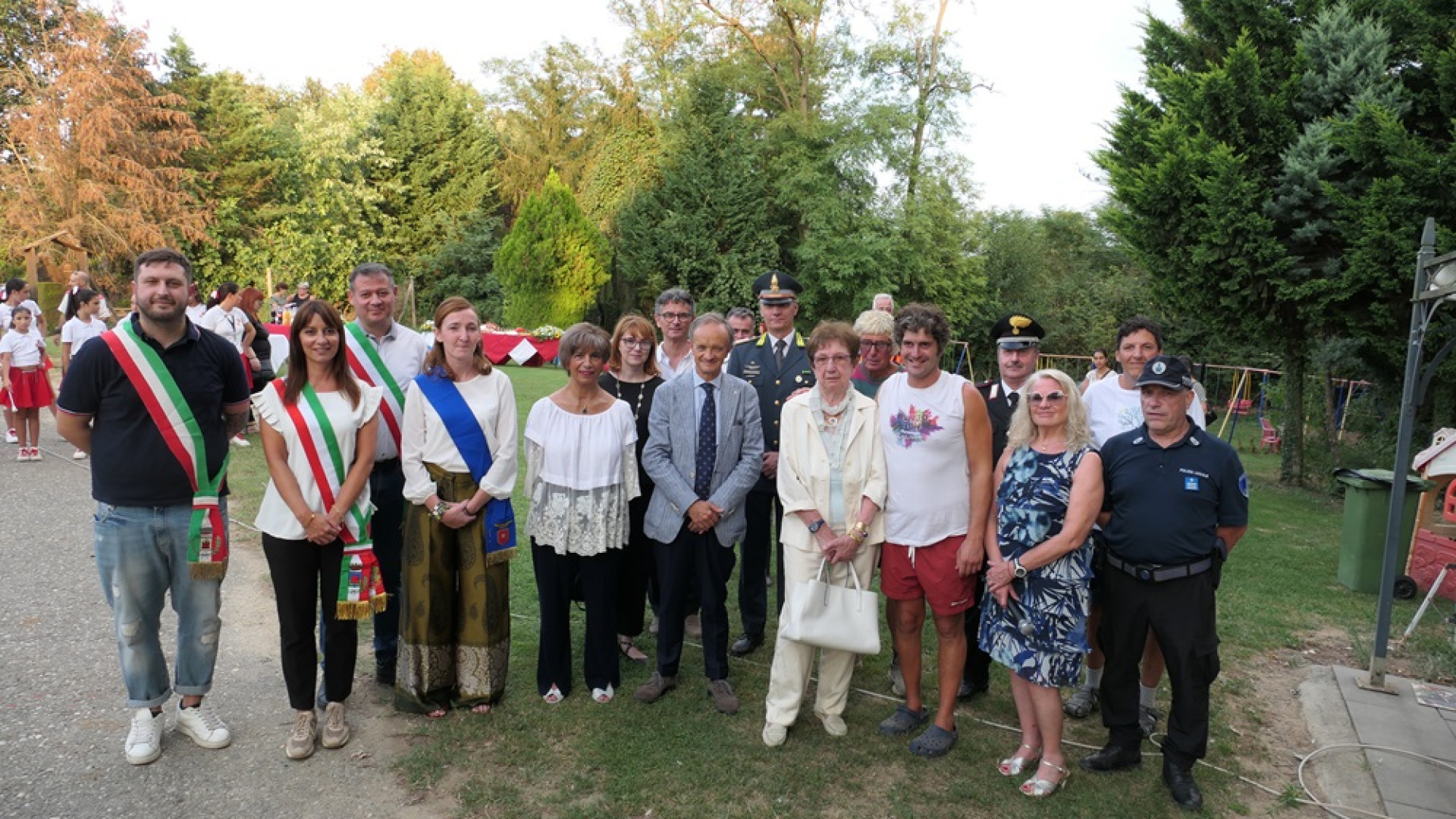 Per i ragazzi di Rio Torto un parco giochi inclusivo donato da una coppia di coniugi