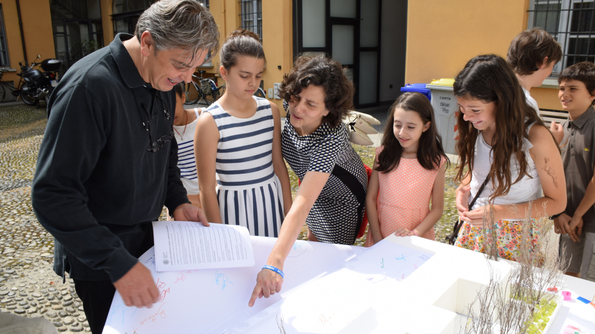 Cortile della scuola Giordani: ecco come se lo immaginano gli alunni