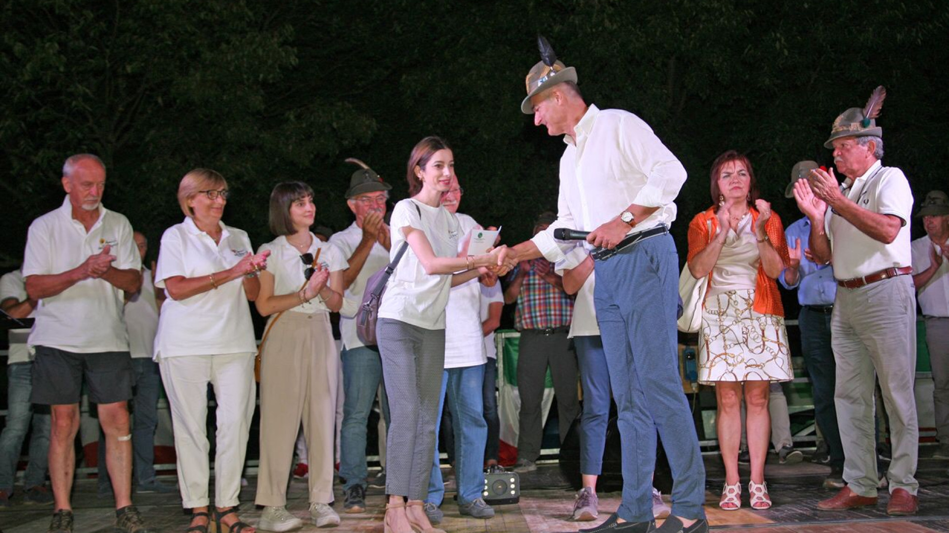 Solidarietà dagli alpini per l'Hospice di Borgonovo, raccolti e donati 5mila euro