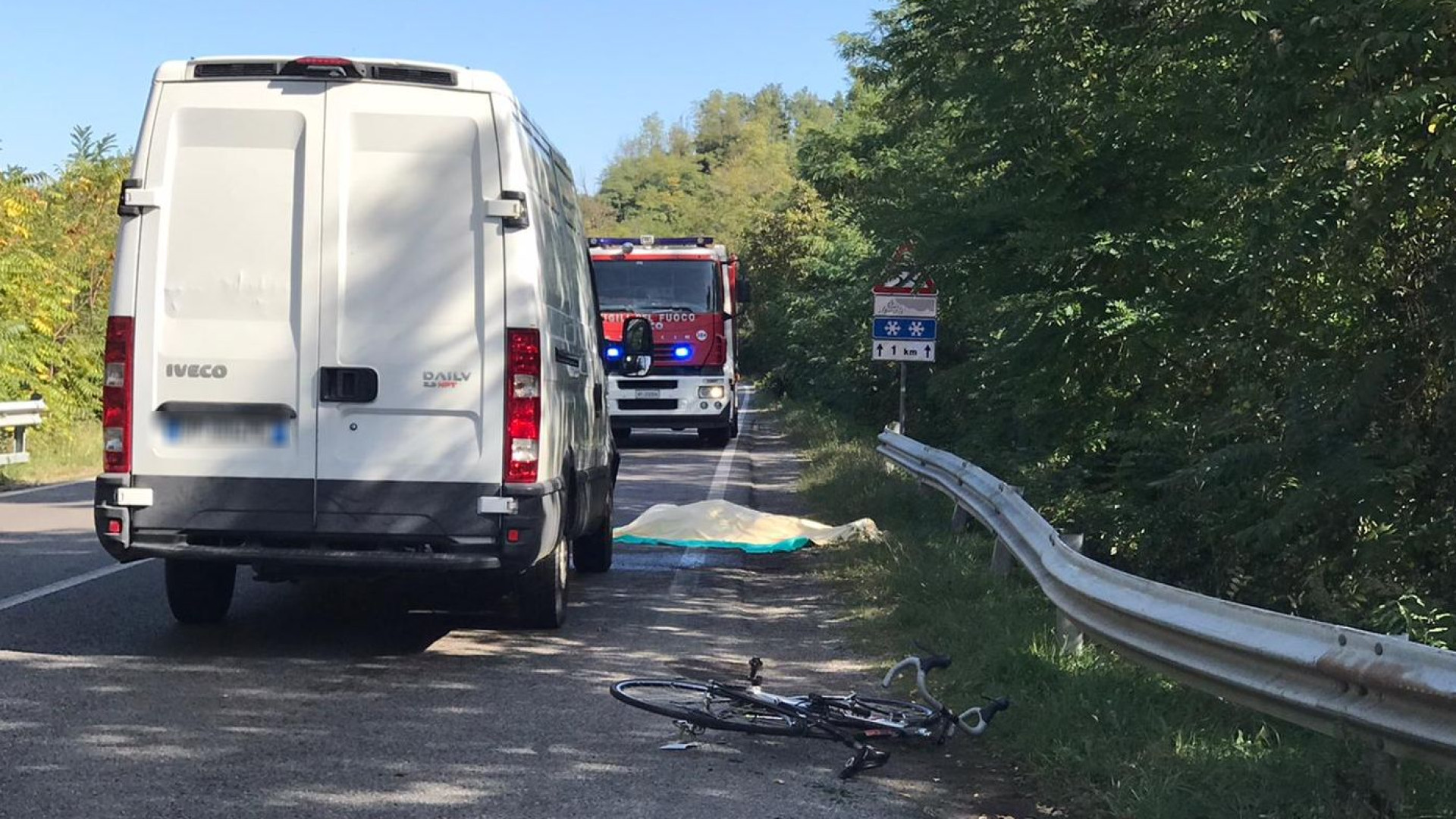 Ciclista esperto di 88 anni perde la vita in un incidente. Percorreva 10mila chilometri all'anno