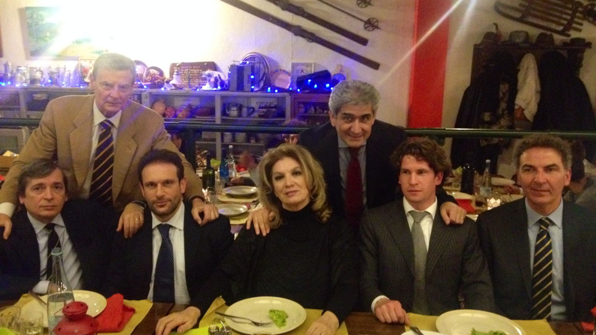 Iva Zanicchi al battesimo di Forza Italia: "Renzi? Se non ci fosse Silvio lo voterei"