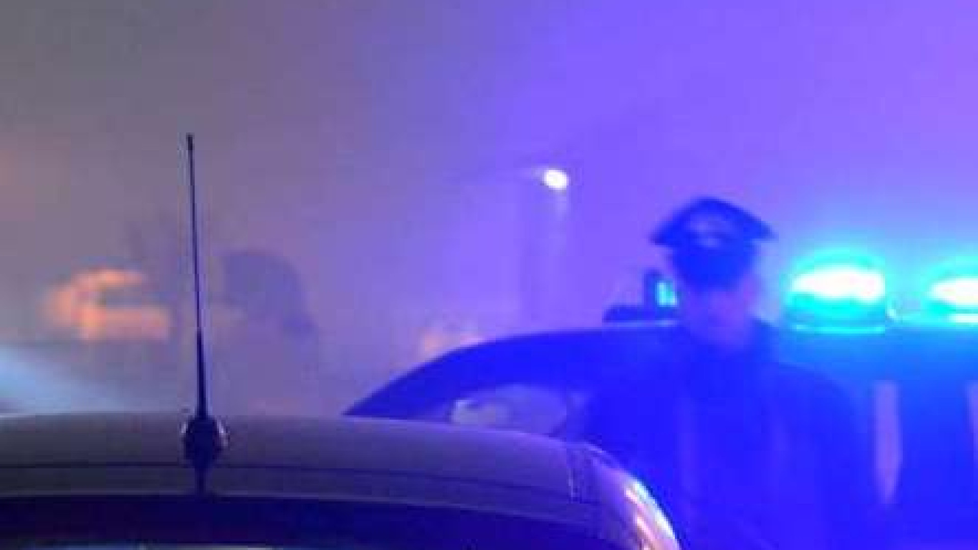 Ubriaco importuna clienti, danneggia auto e aggredisce carabiniere. Arrestato