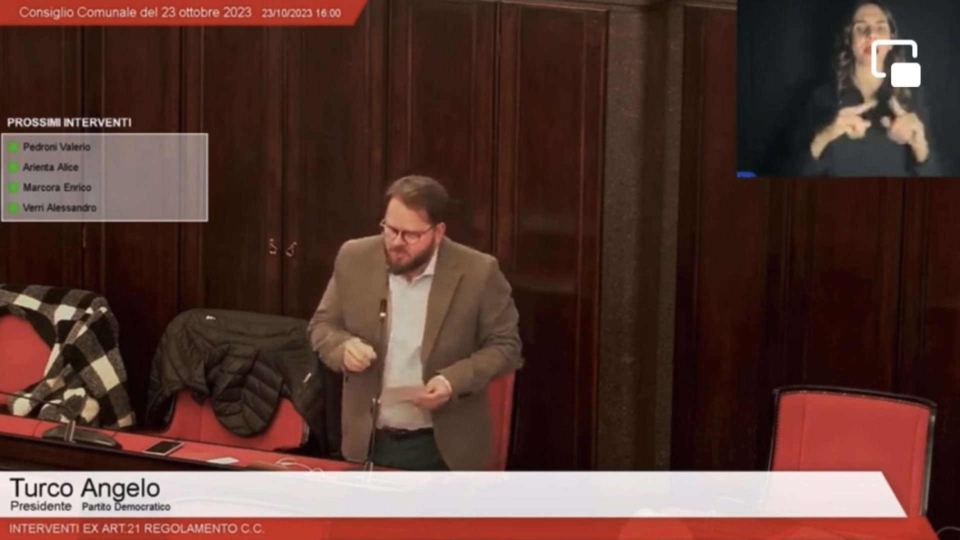 La battaglia delle armille finisce a Palazzo Marino. Turco: "Aiutiamo Zerba"