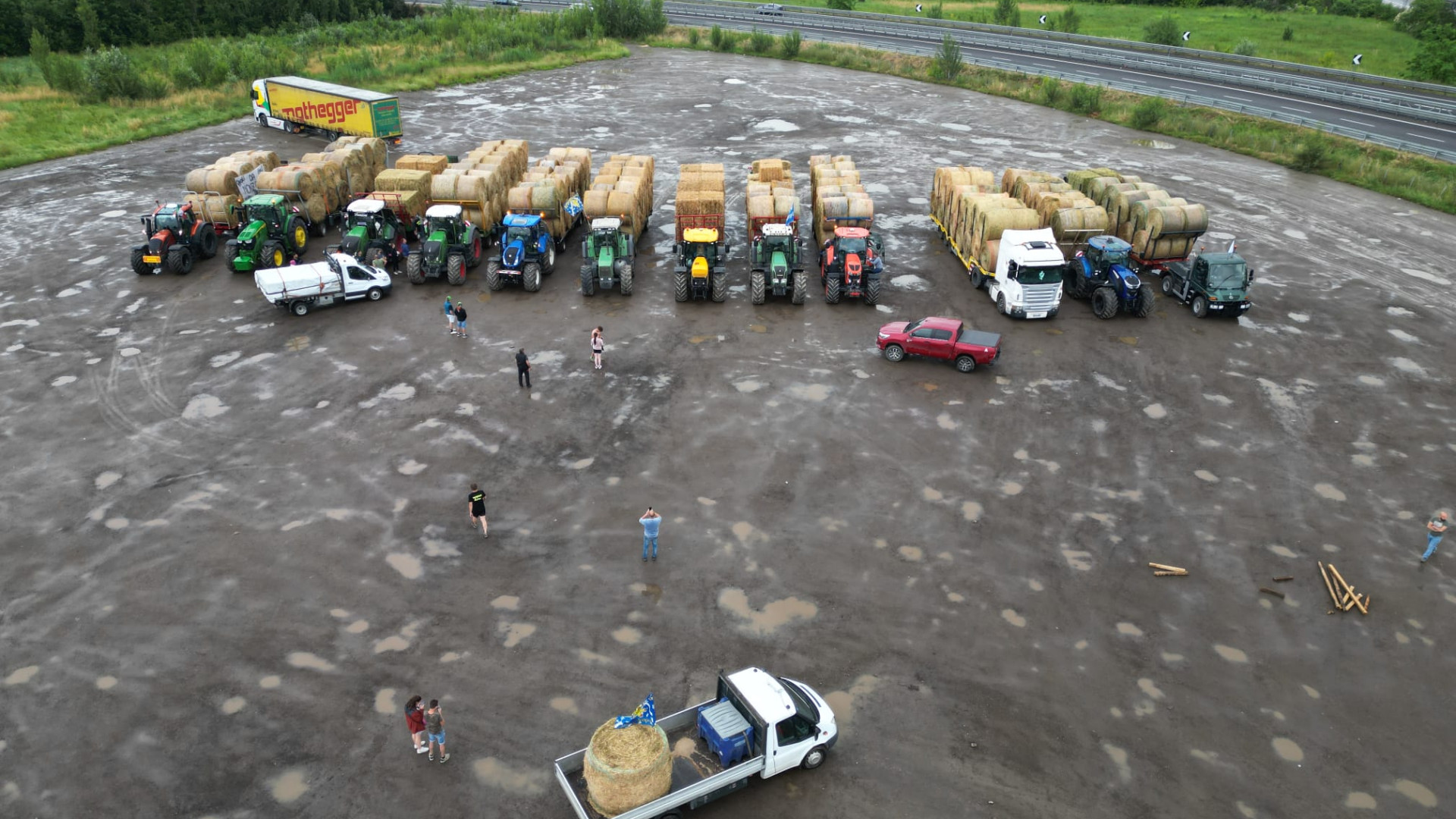 Alluvione, dai giovani di Confagricoltura fieno per le aziende romagnole