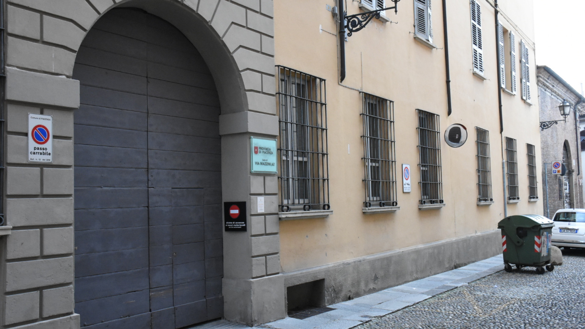 Ausl ha bisogno di spazi per l'emergenza: ok all'affitto della ex Beltrami