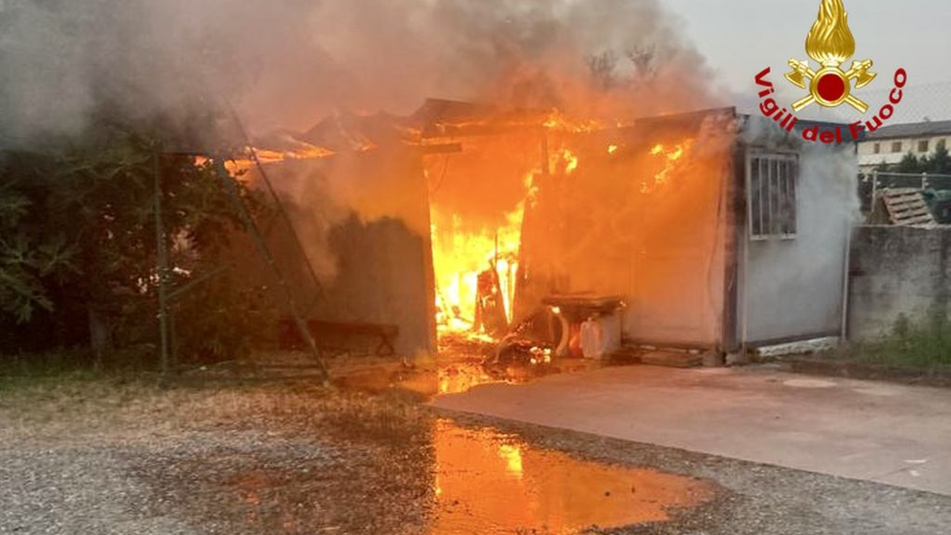 Incendio questa mattina a Carpaneto. Fiamme domate dai vigili del fuoco
