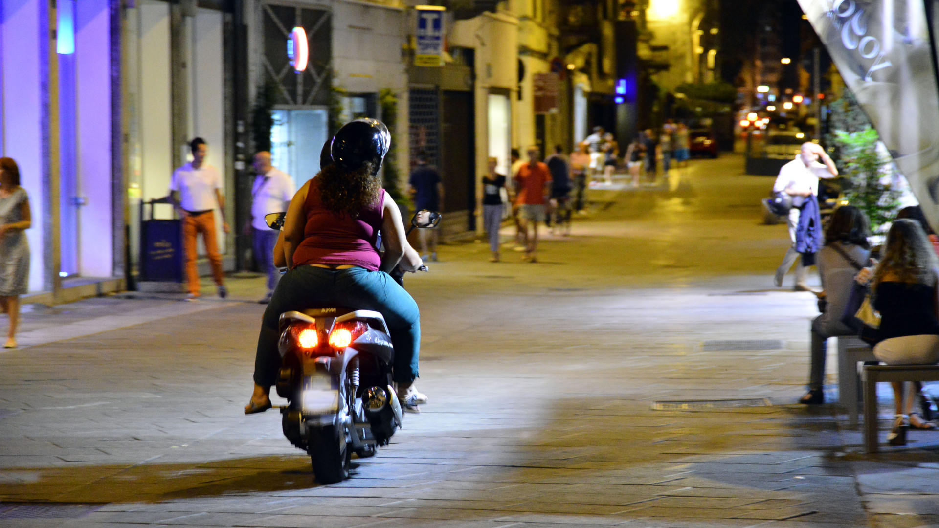 Atti osceni sul Corso davanti ai passanti, 34enne denunciato